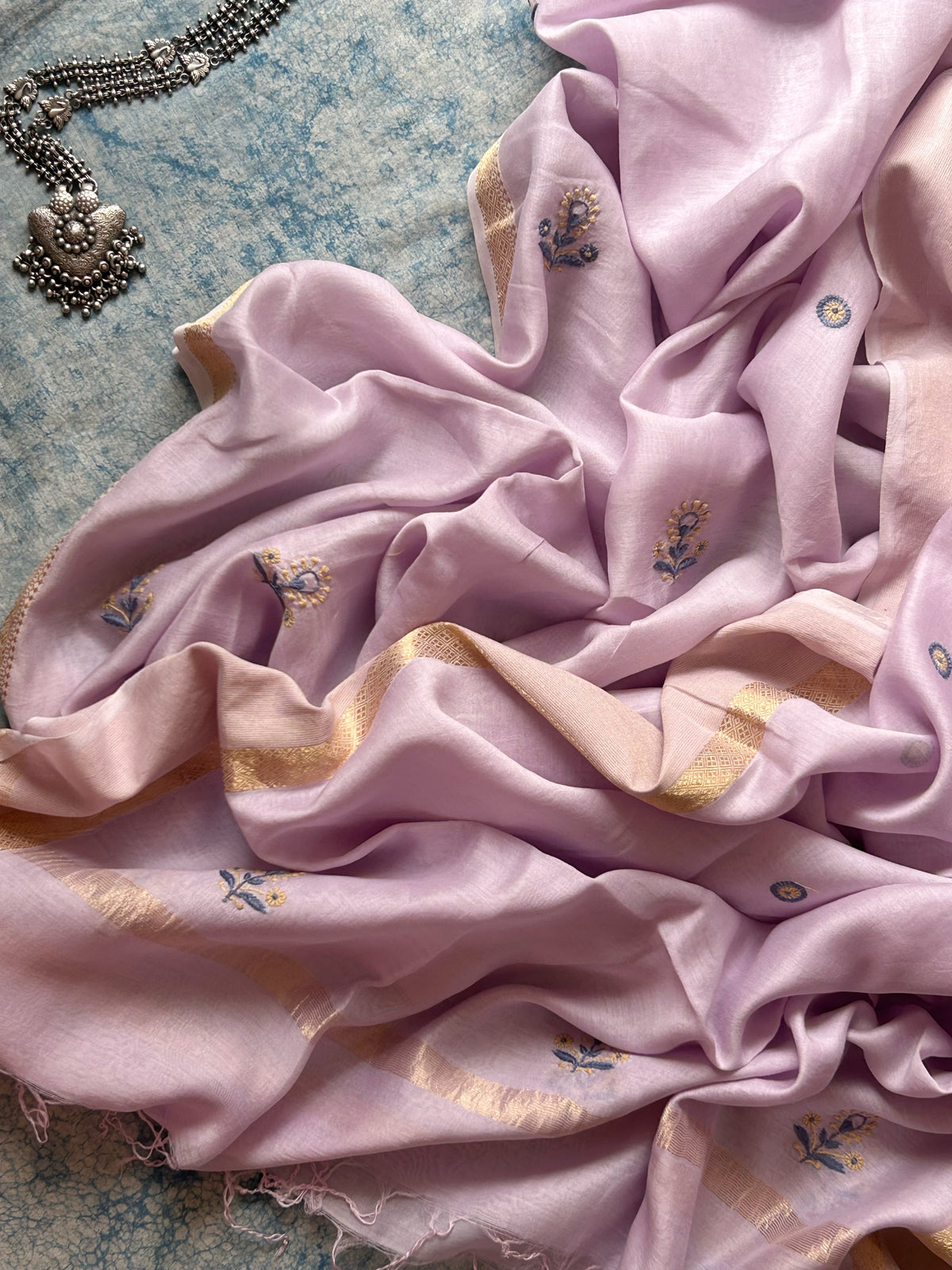 Vaibhavi - Handwoven Chikankari Work Maheshwari Set