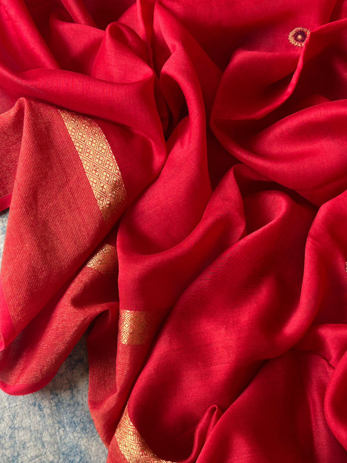 Yamini - Handwoven Chikankari Work Maheshwari Set