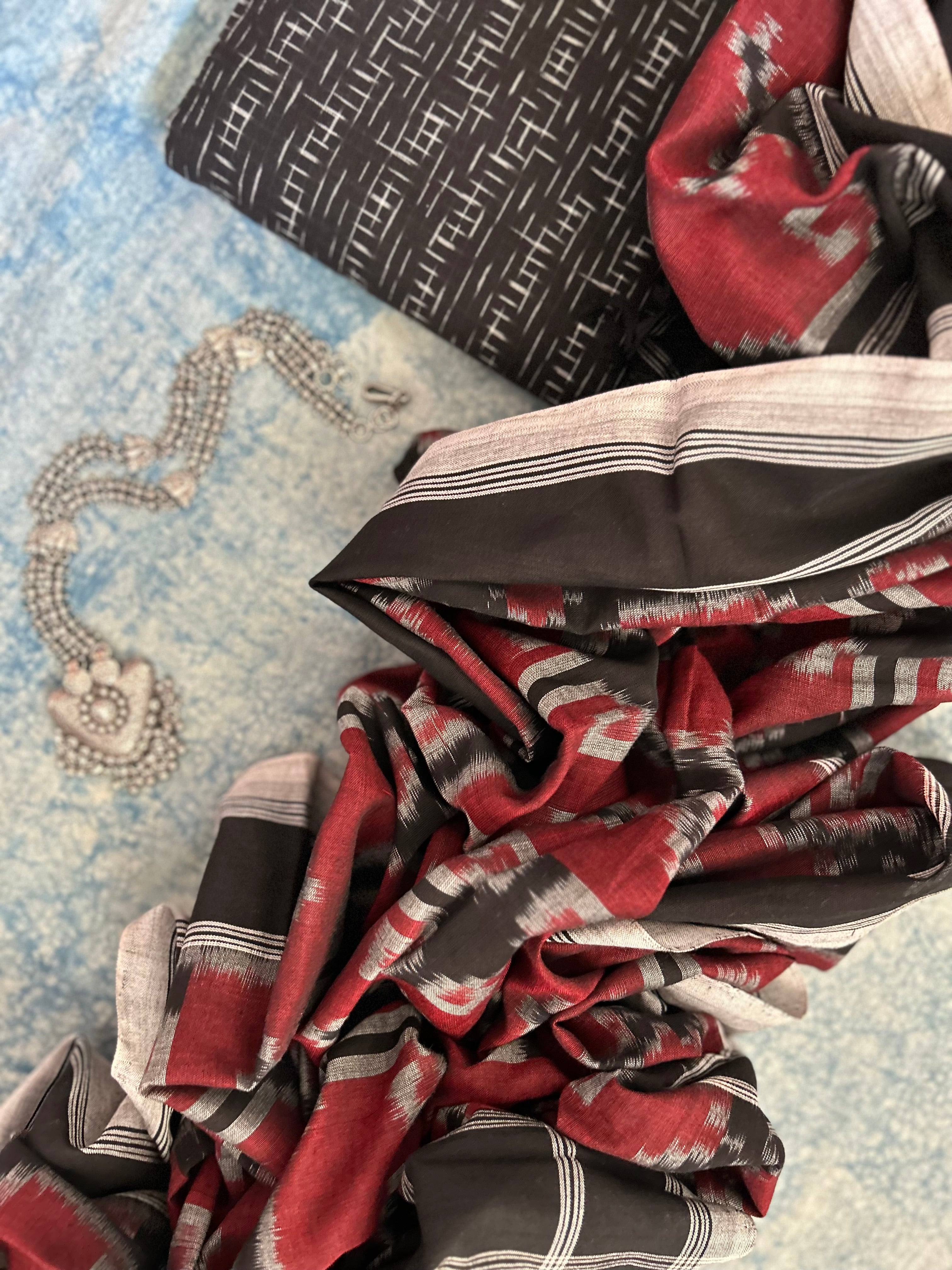 Handwoven Ikat Kurta Telia Dupatta Set
