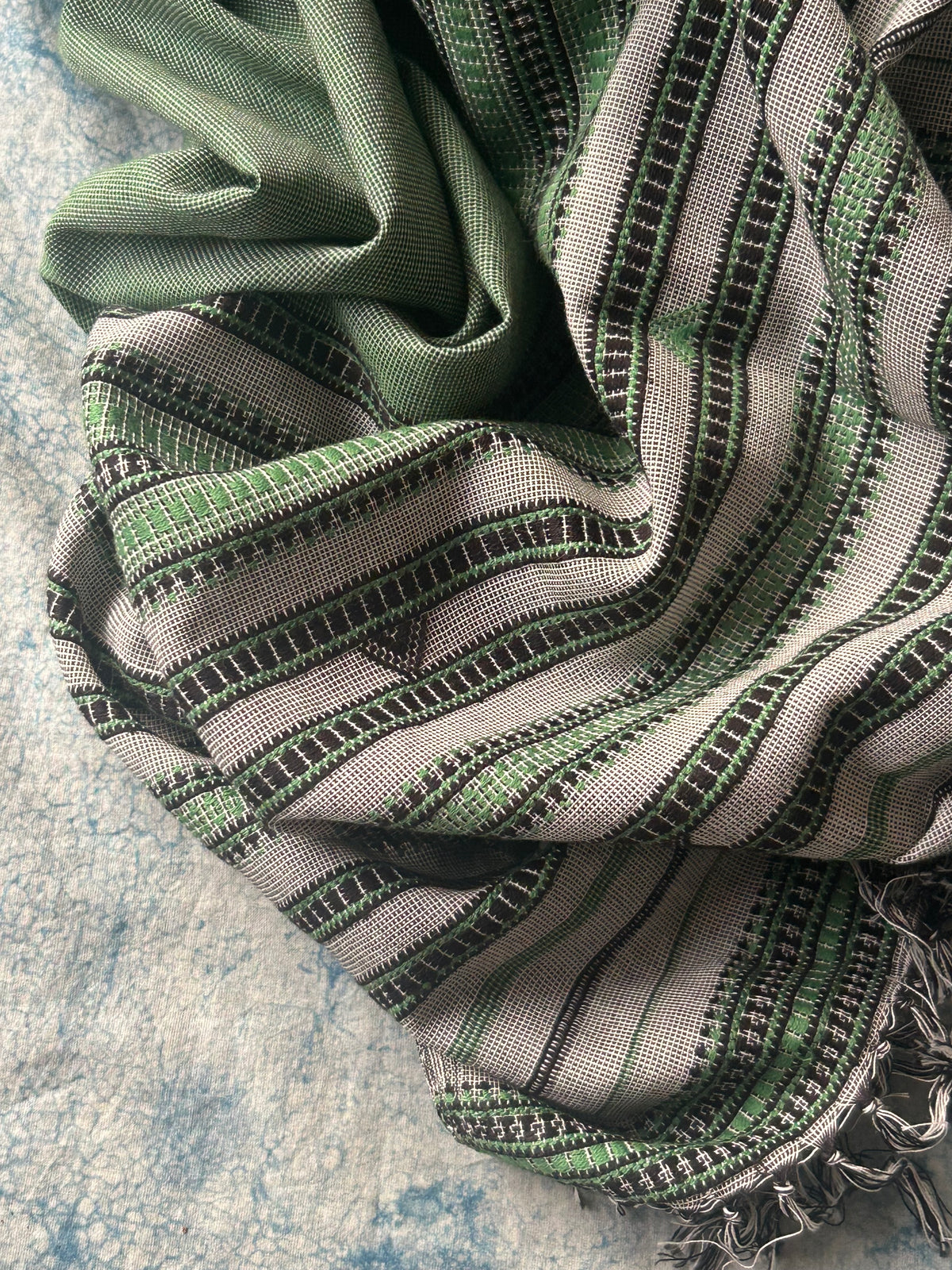 Sharvari - Handwoven Bhujodi Set
