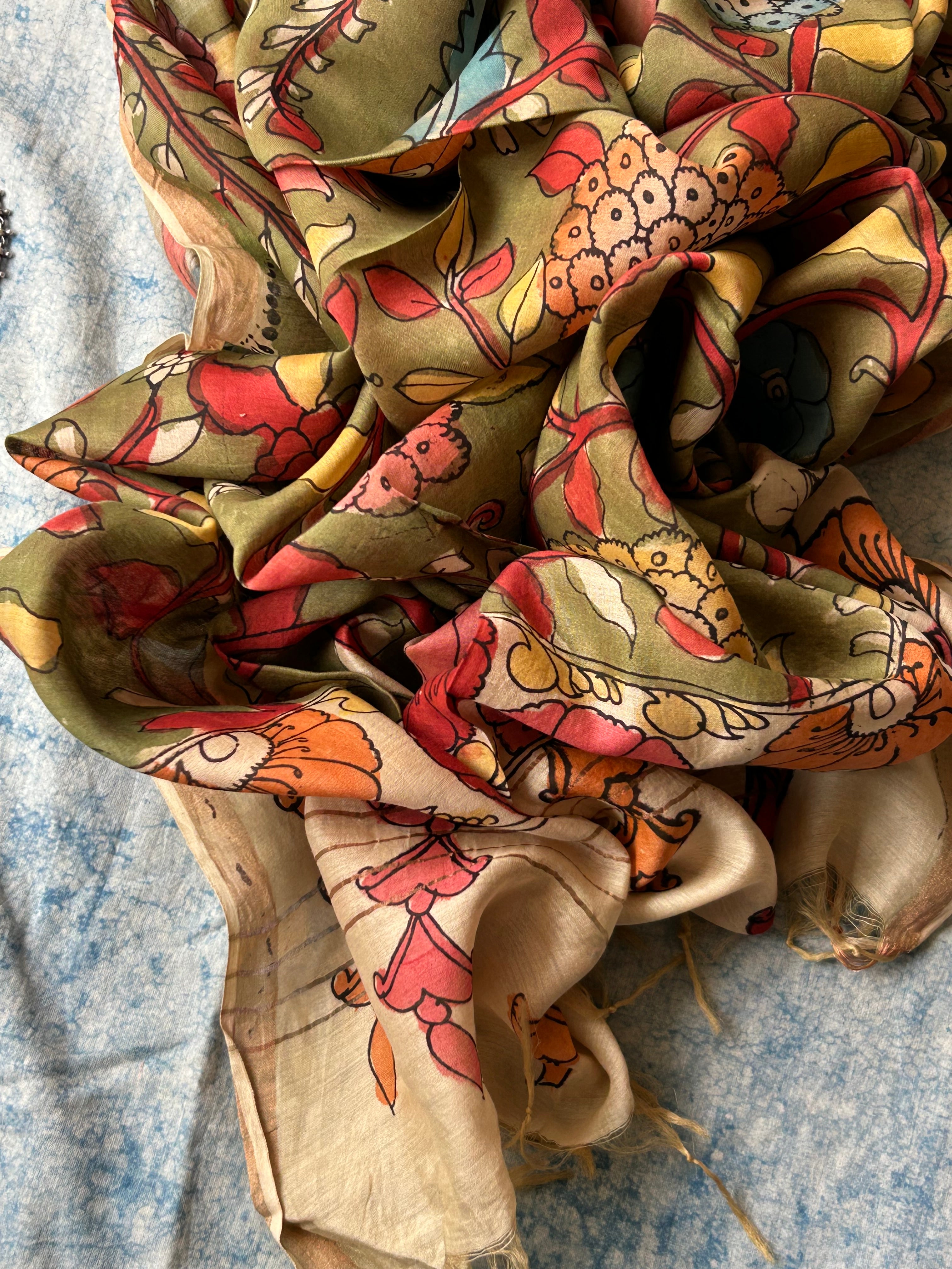 Apsara - Handwoven Hand-drawn Handpainted Pen Kalamkari Kurta Dupatta Set