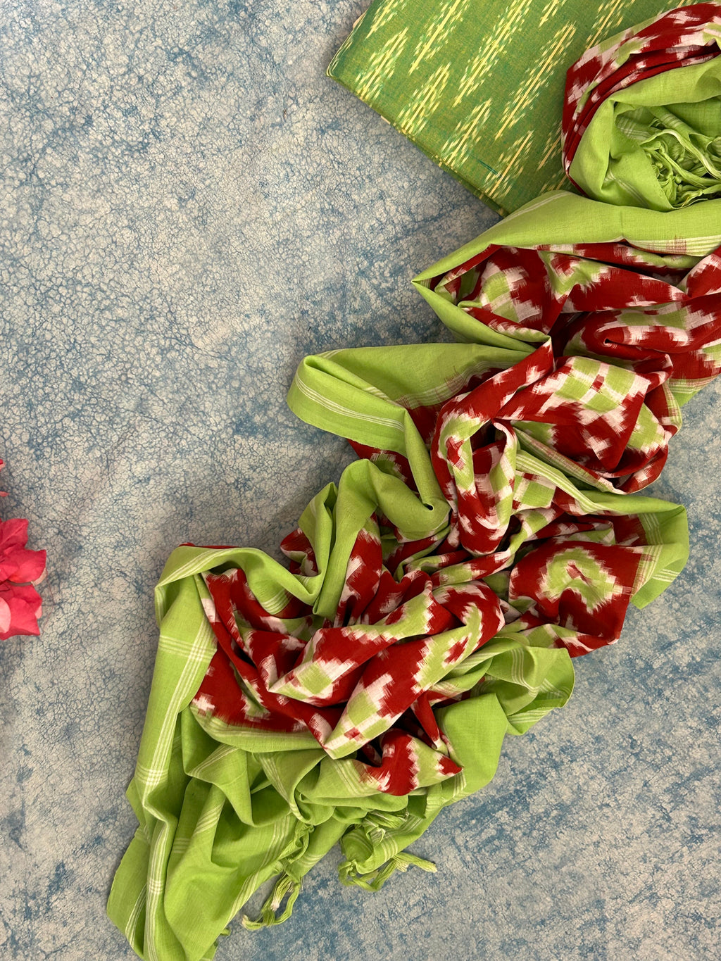 Handwoven Ikat Kurta Telia Dupatta Set