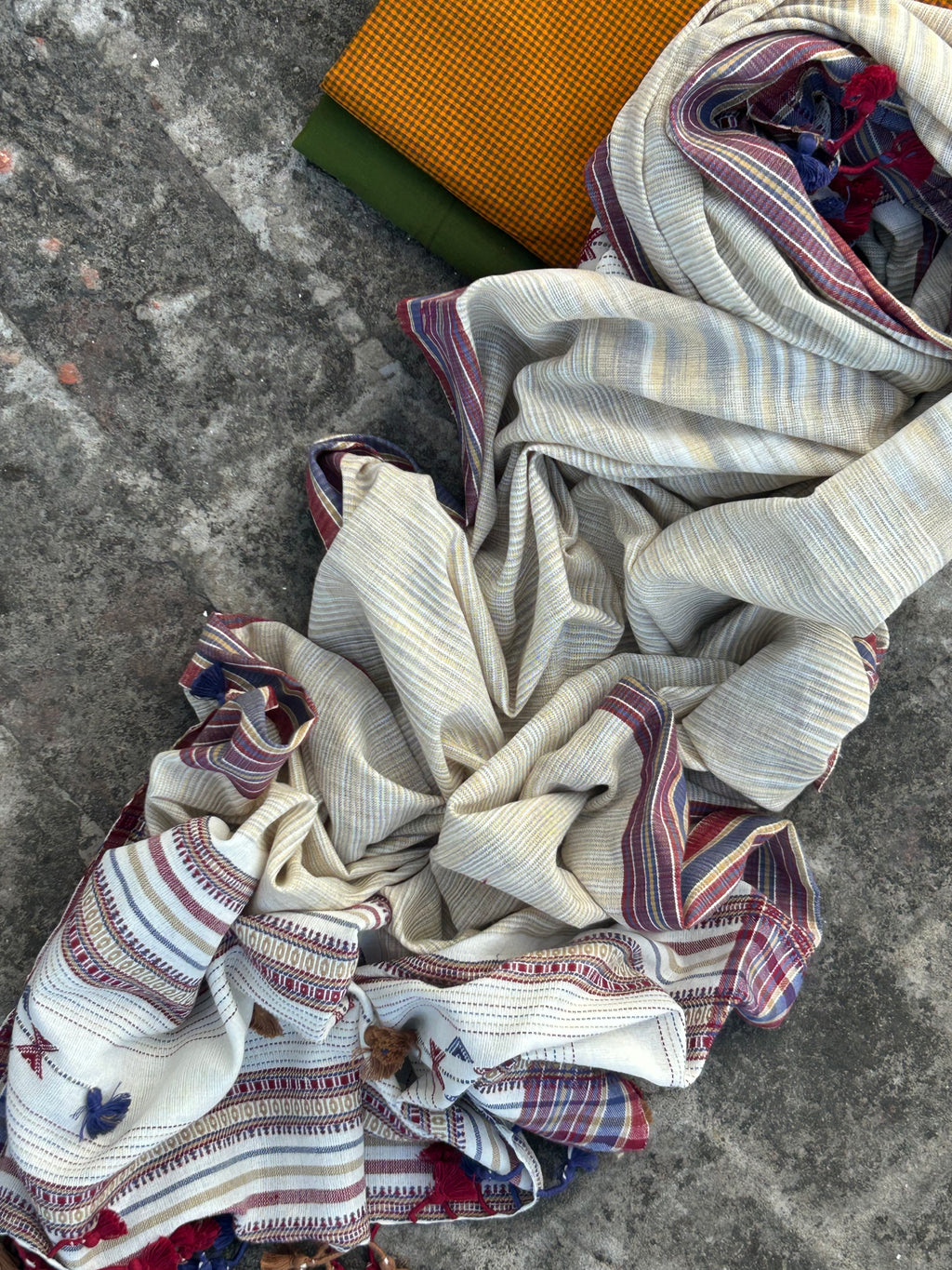 Tanbun - Handwoven Bhujodi Set