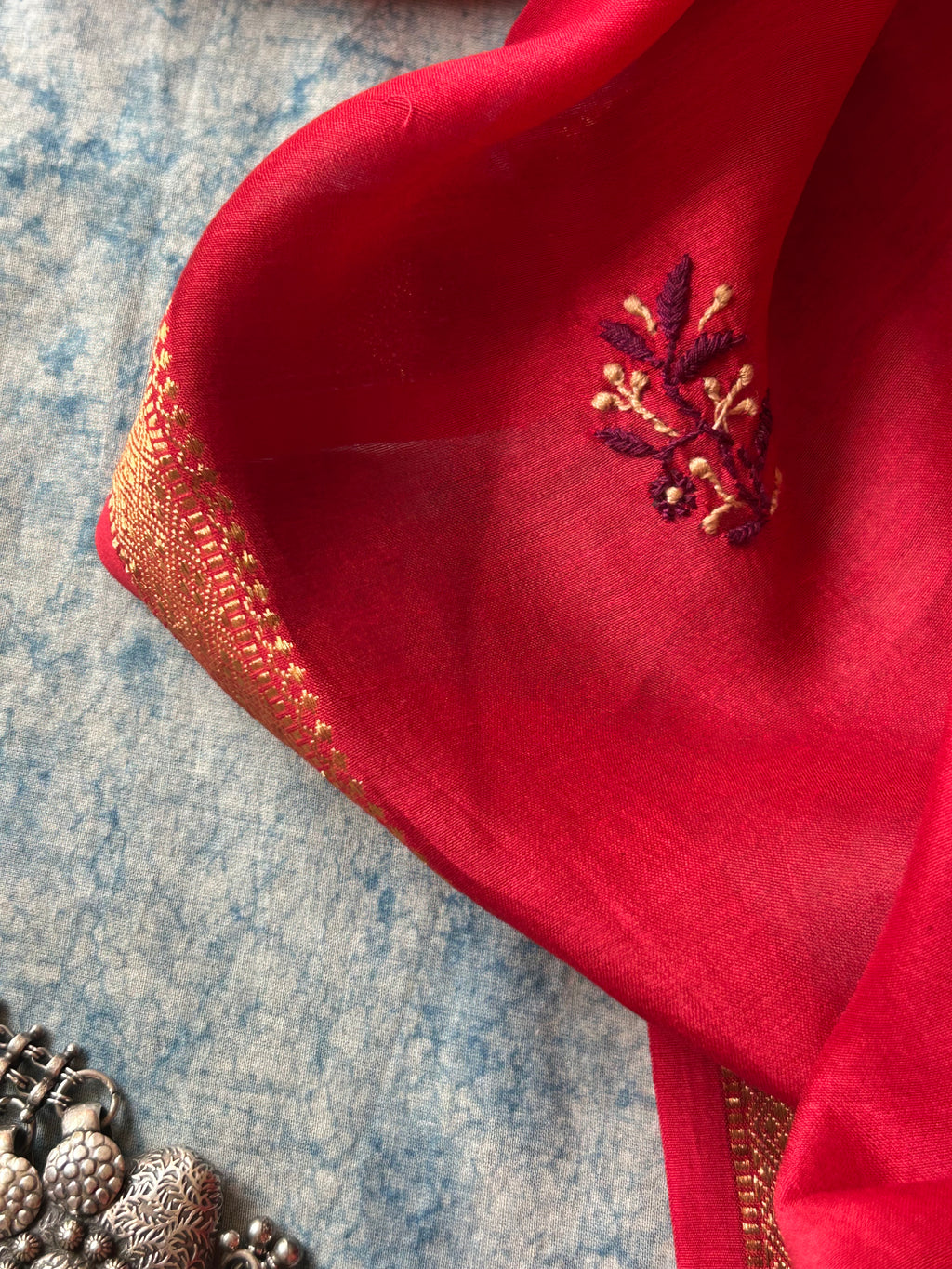 Yamini - Handwoven Chikankari Work Maheshwari Set
