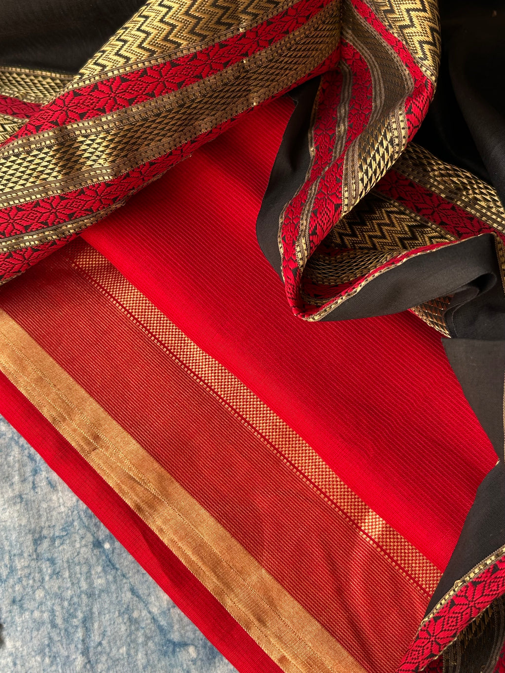 Handwoven Maheshwari Kurta Dupatta Set - Red & Black
