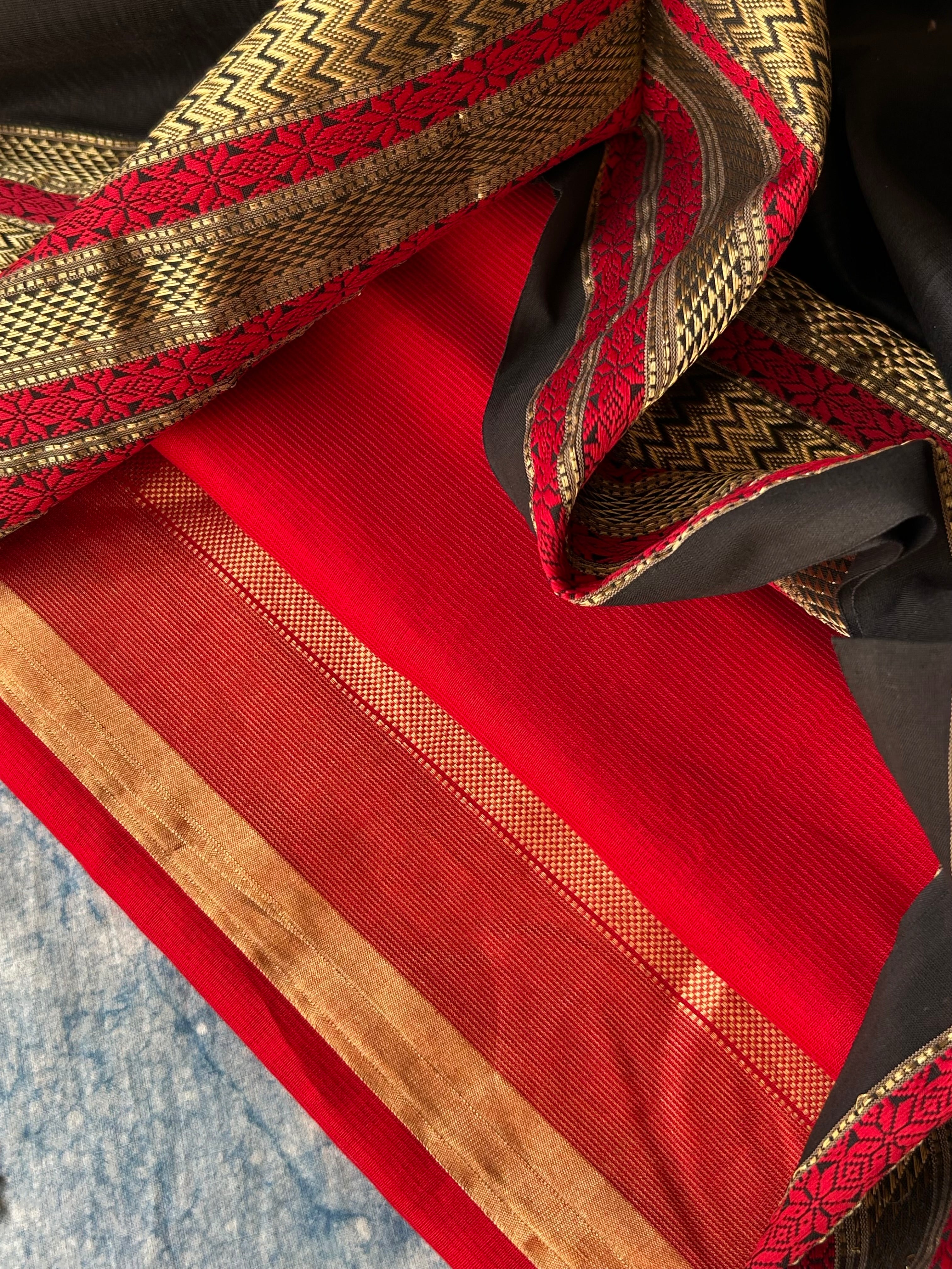 Handwoven Maheshwari Kurta Dupatta Set - Red & Black