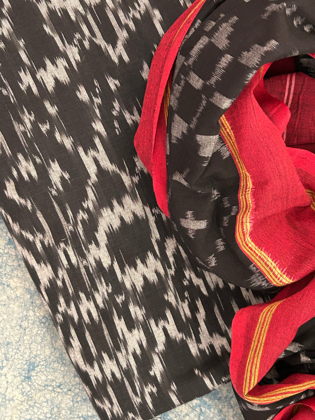 Handwoven Ikat Kurta Telia Dupatta Set