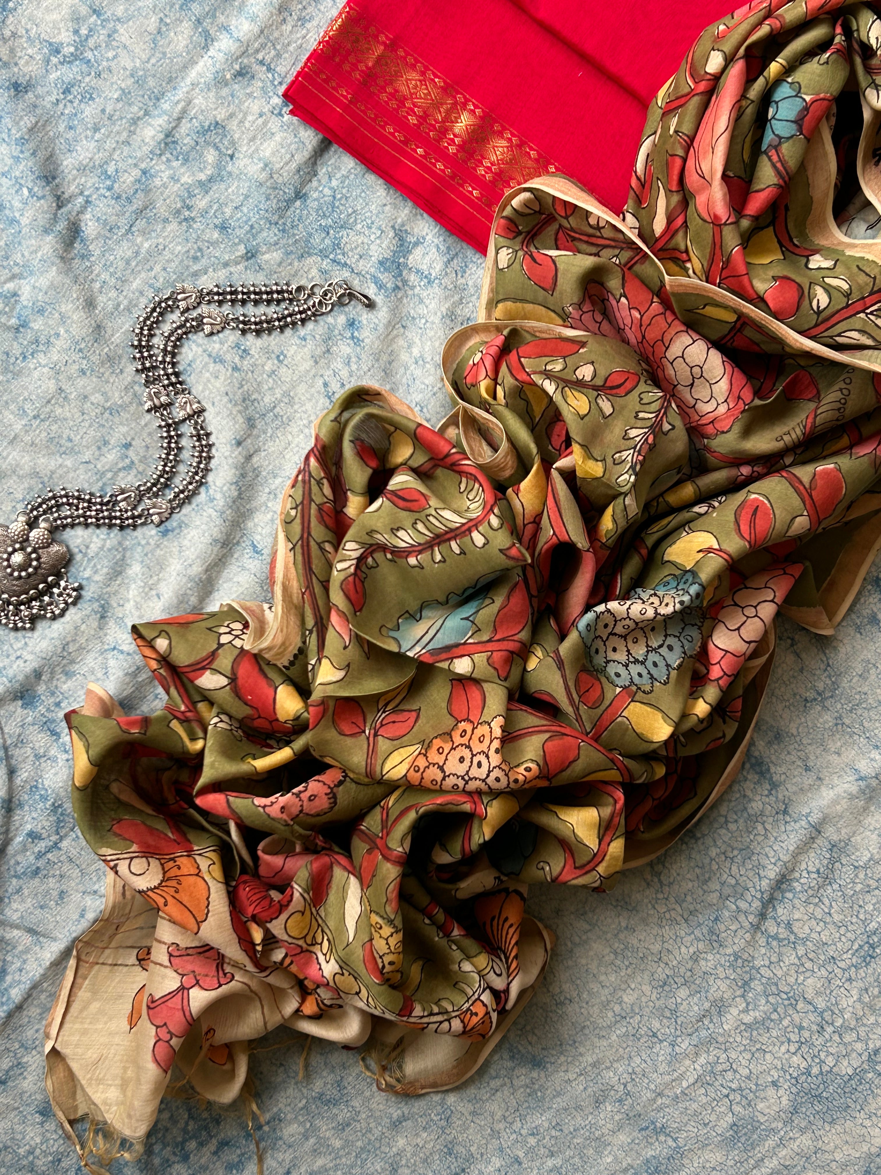 Apsara - Handwoven Hand-drawn Handpainted Pen Kalamkari Kurta Dupatta Set
