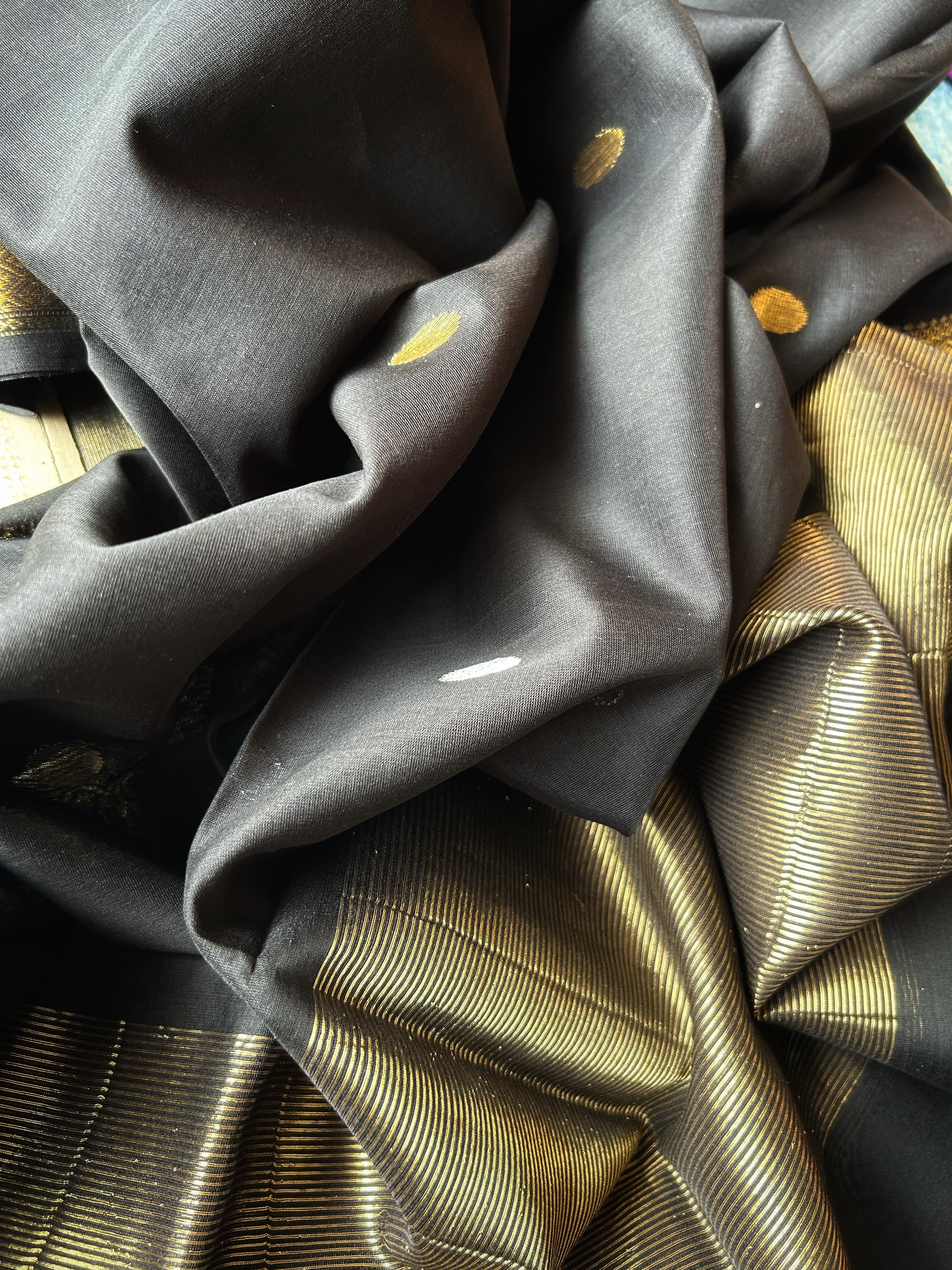 Handwoven Maheshwari Kurta Dupatta Set -Black & Gold