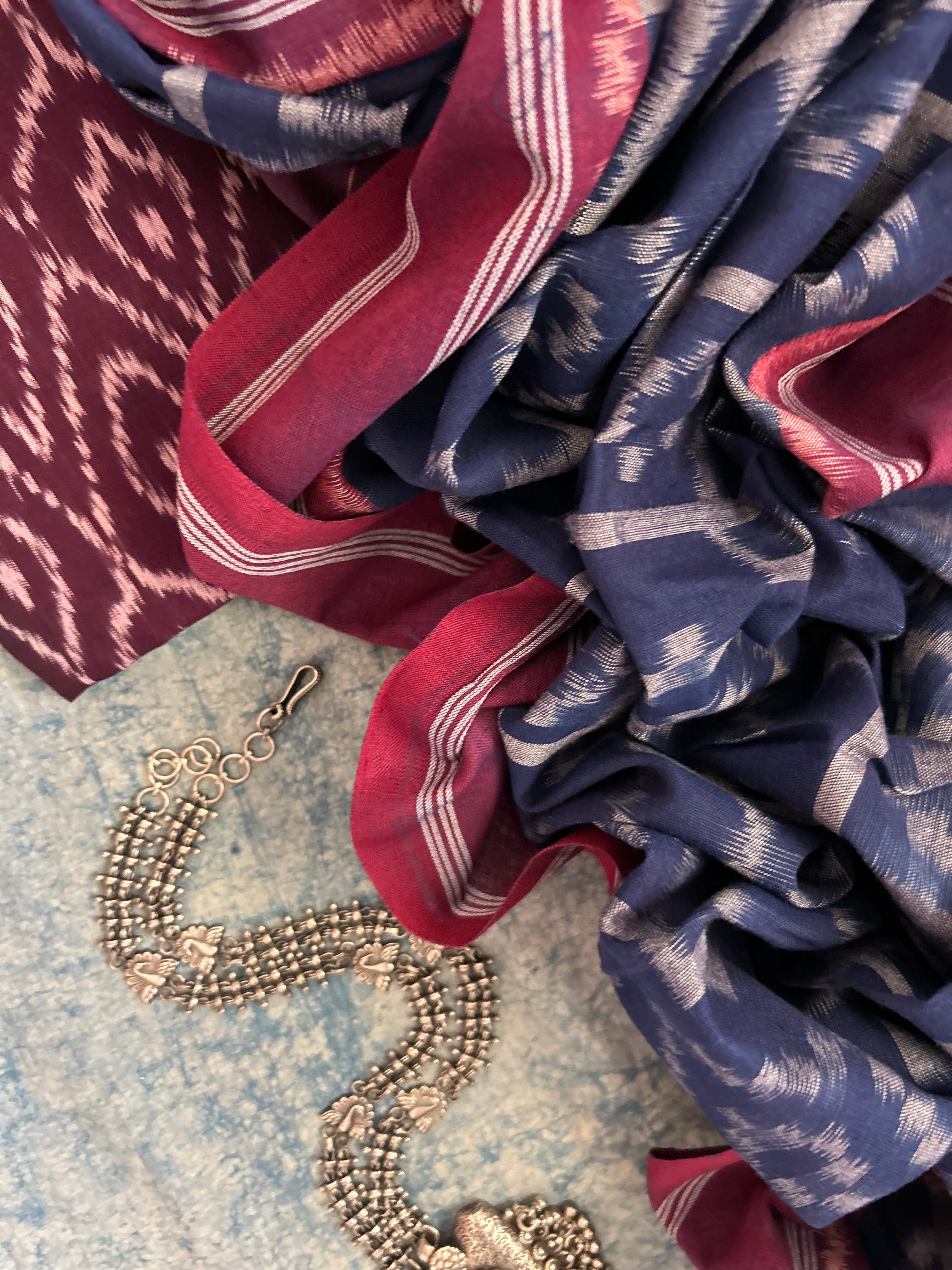 Handwoven Ikat Kurta Telia Dupatta Set