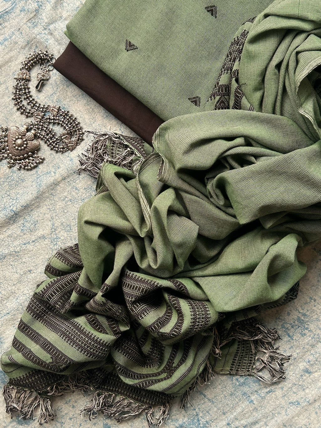 Sitaara - Handwoven Bhujodi Set