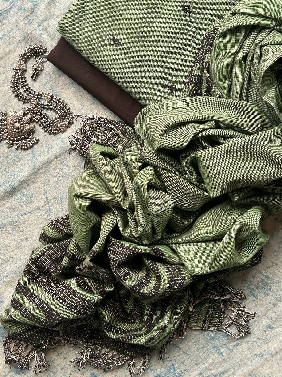 Sitaara - Handwoven Bhujodi Set