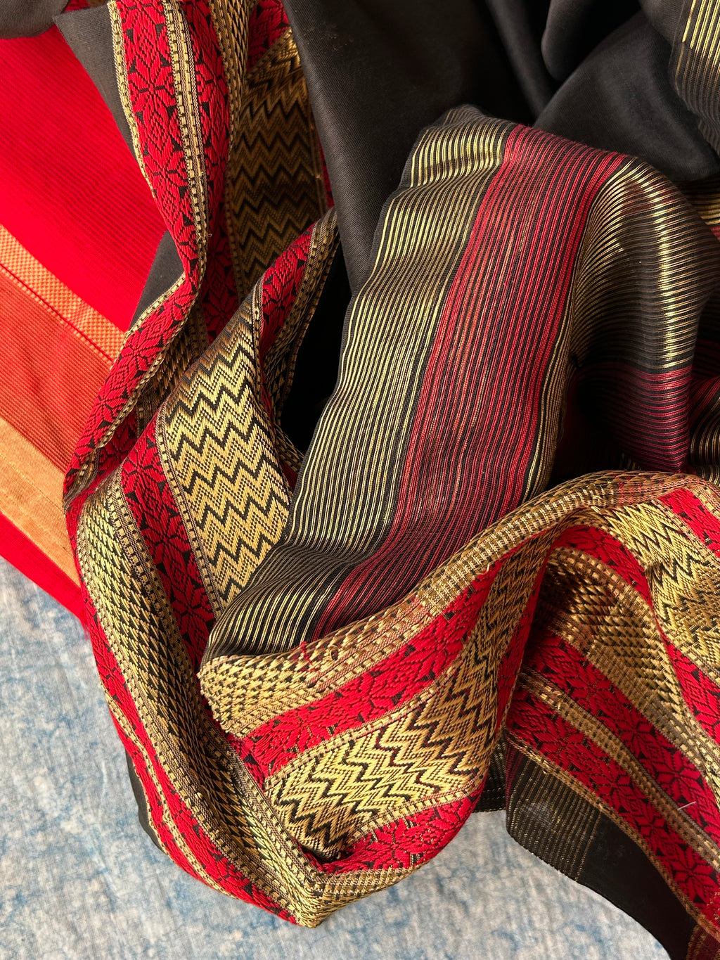 Handwoven Maheshwari Kurta Dupatta Set - Red & Black