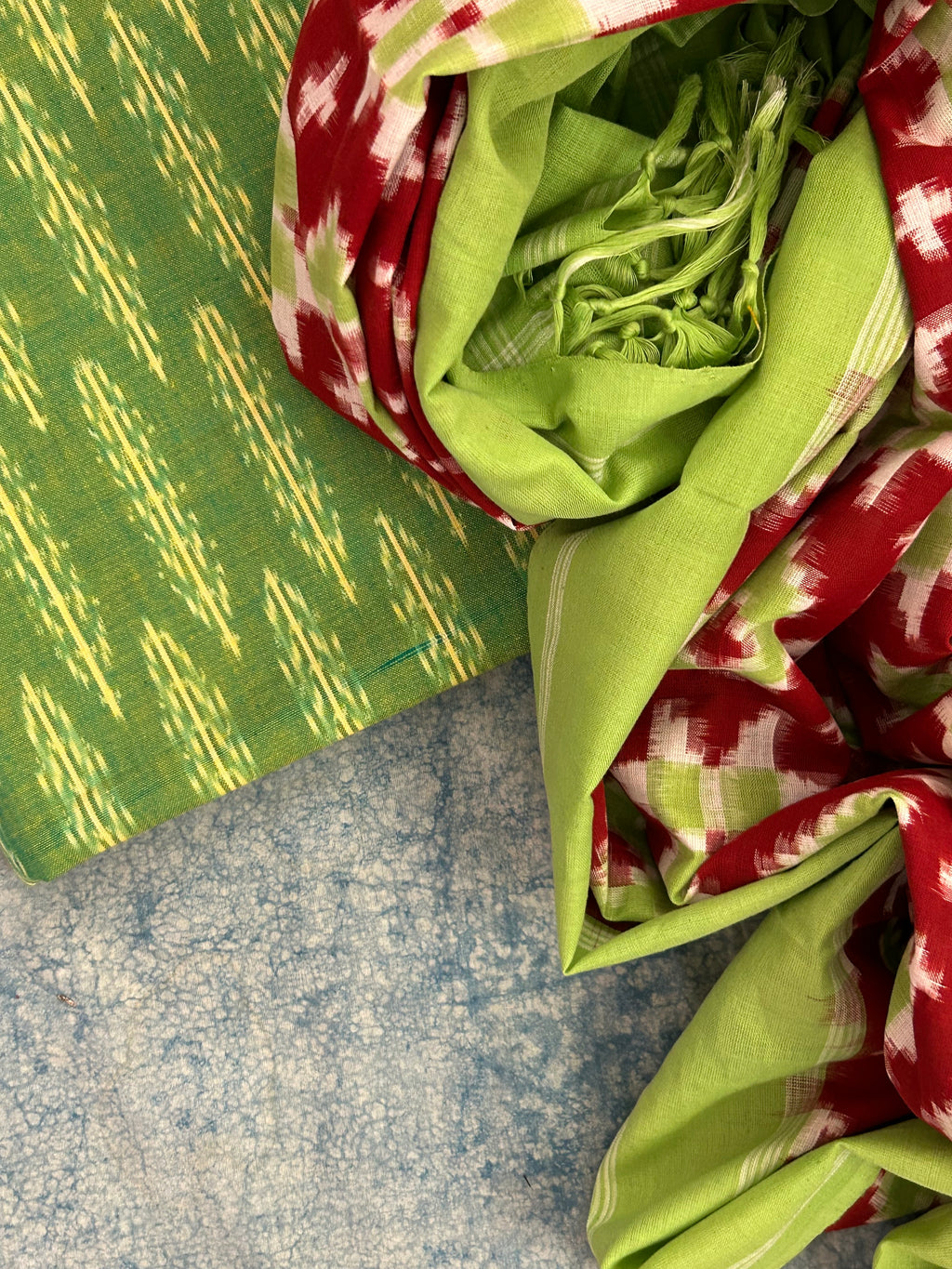 Handwoven Ikat Kurta Telia Dupatta Set