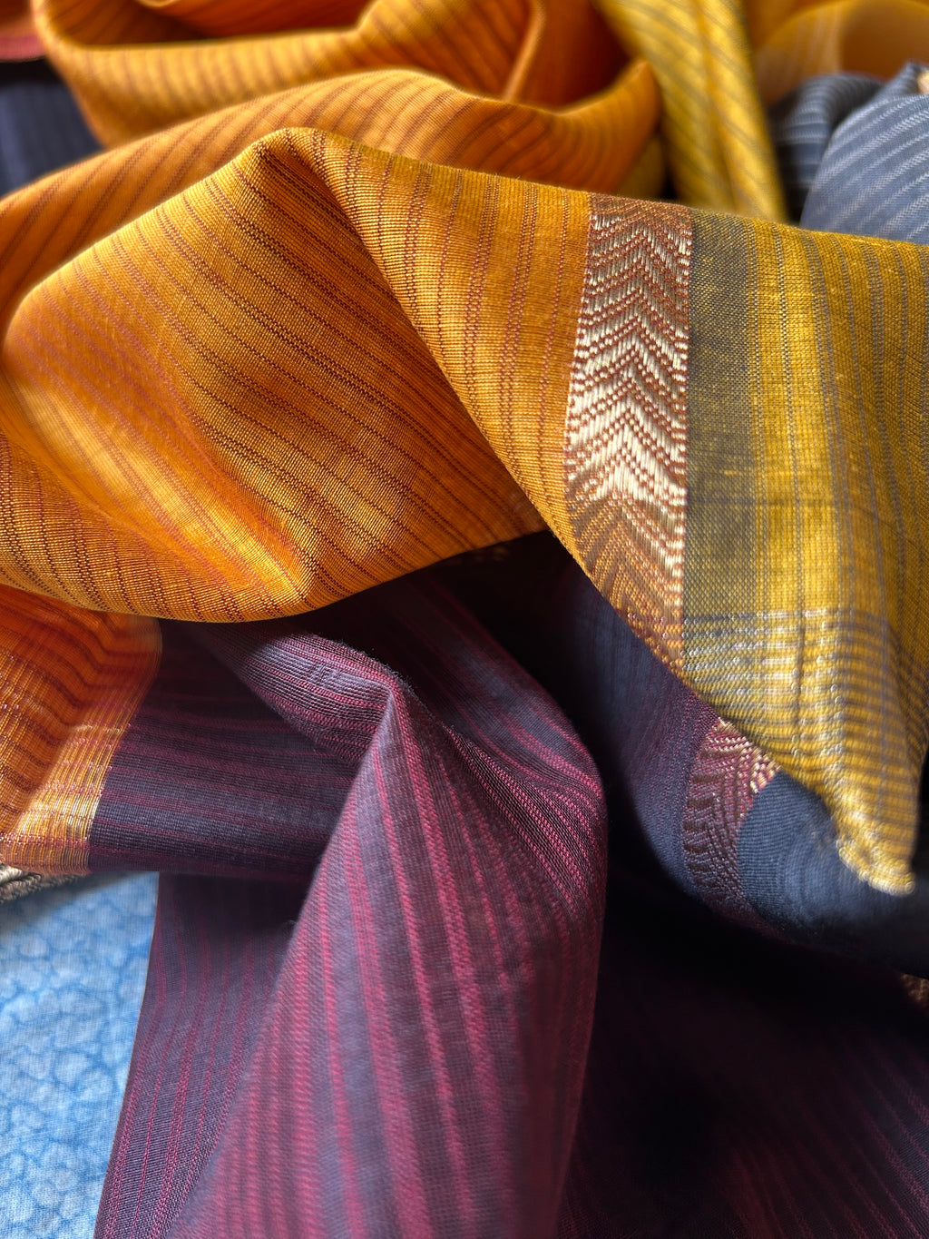 Handwoven Maheshwari Kurta Dupatta Set -Black & Burnt Orange