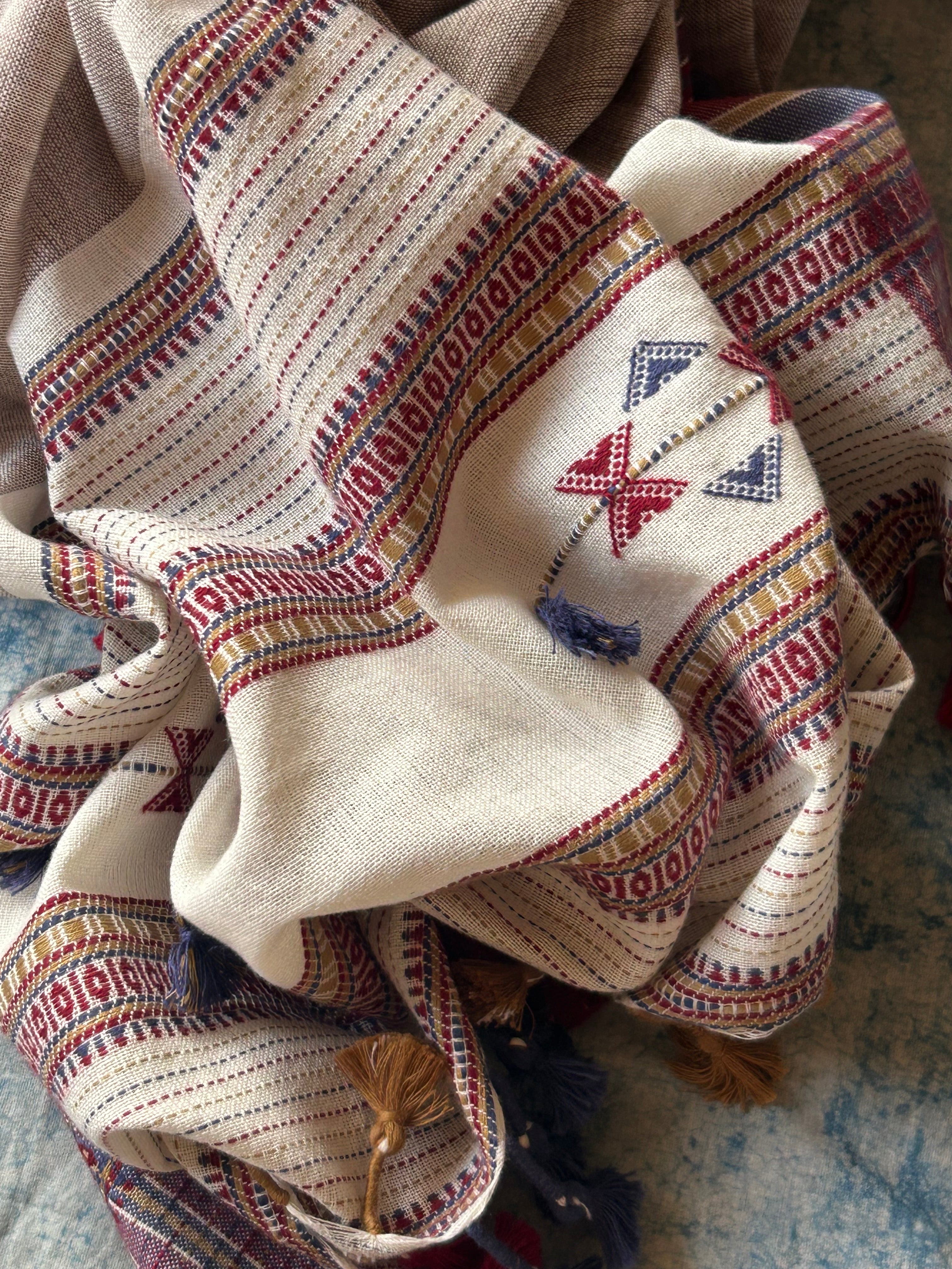 Tanbun - Handwoven Kotapd and Bhujodi Set
