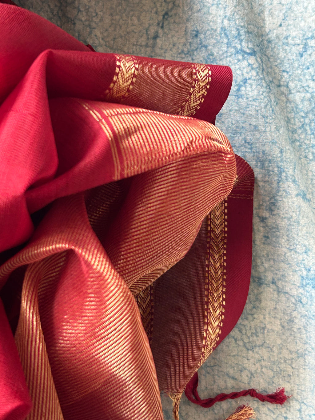 Aabha - Handwoven Maheshwari Kurta Dupatta Set
