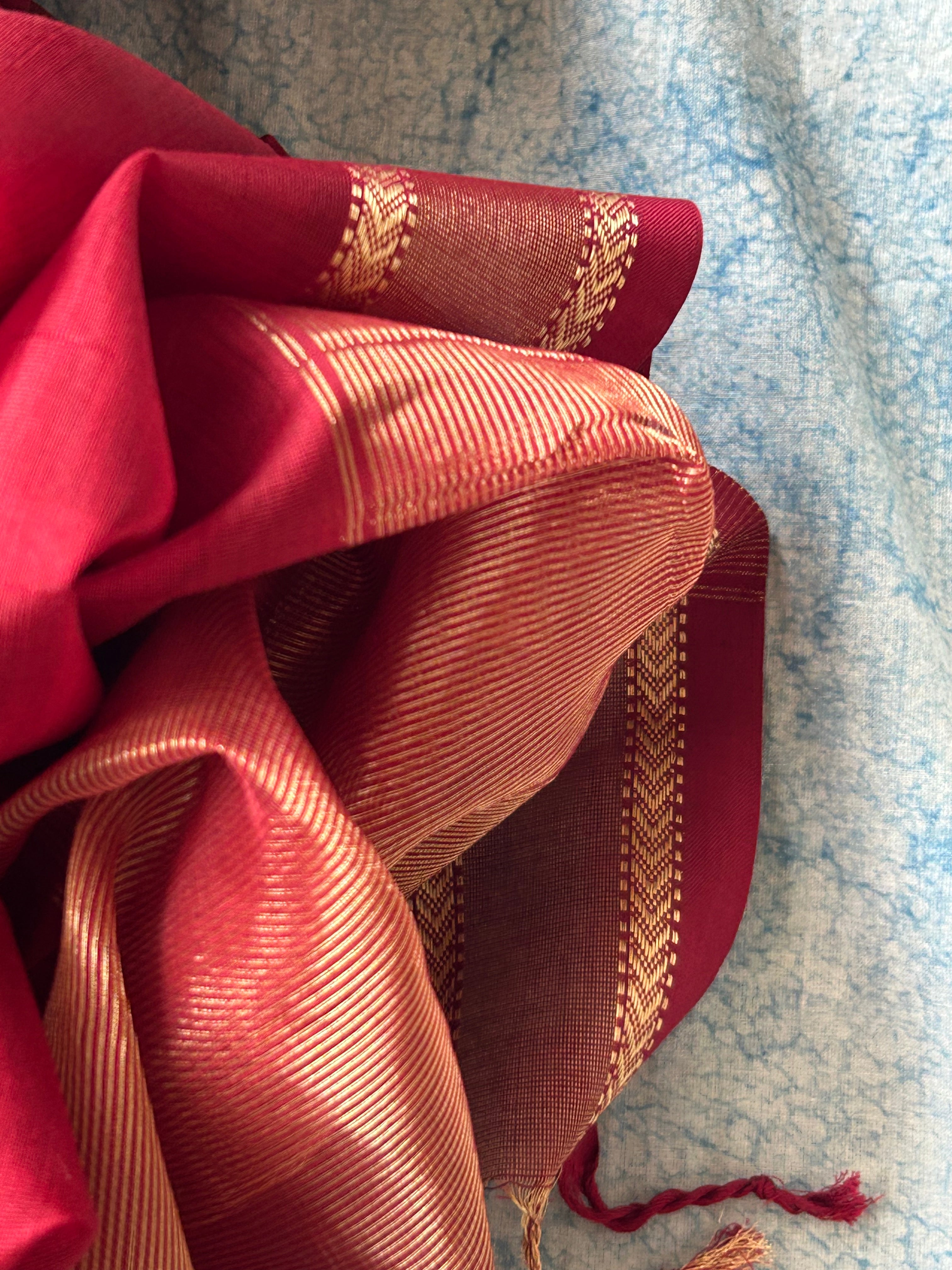 Aabha - Handwoven Maheshwari Kurta Dupatta Set