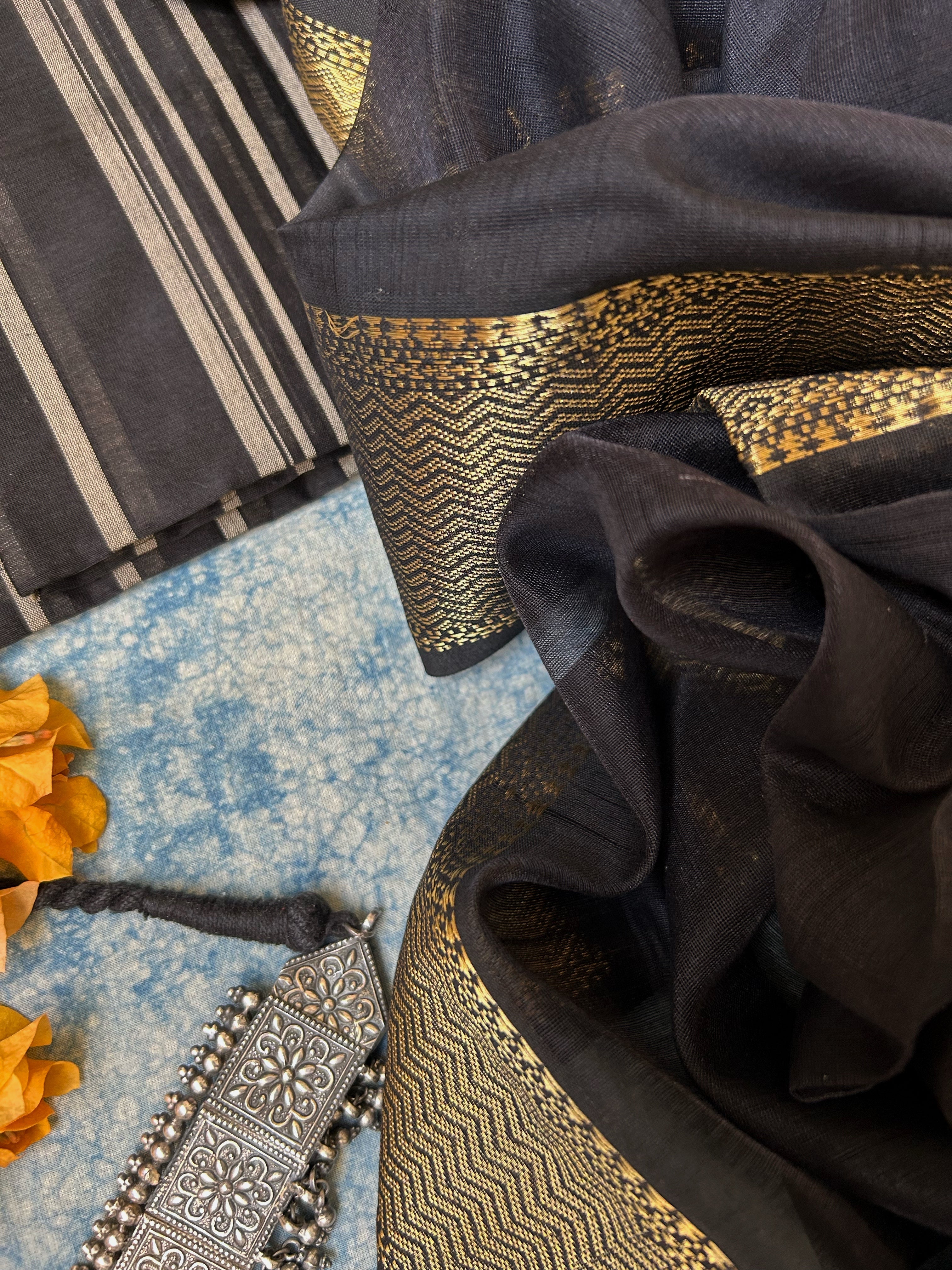 Handwoven Maheshwari Kurta Dupatta Set -Black