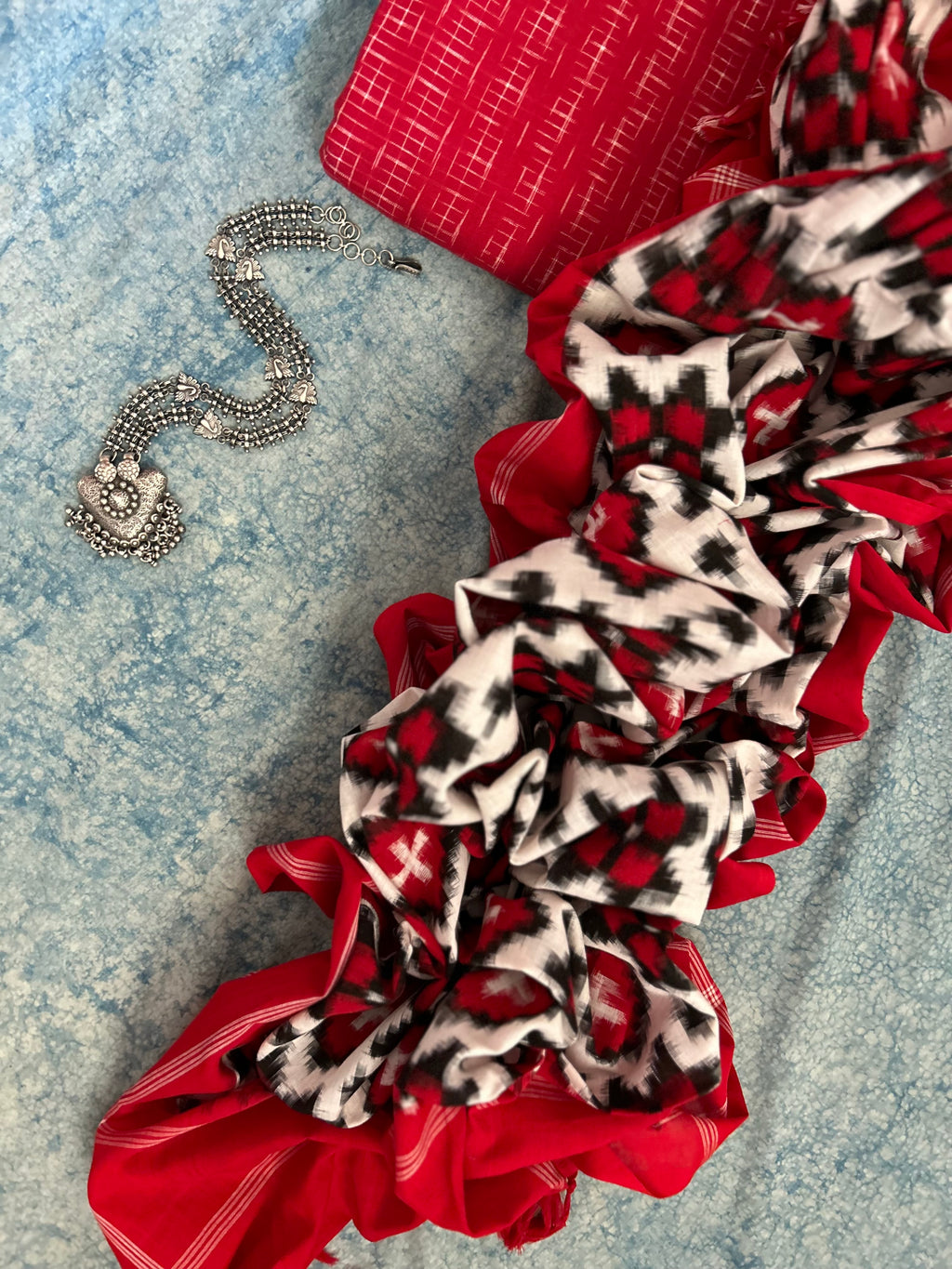 Handwoven Ikat Kurta Telia Dupatta Set
