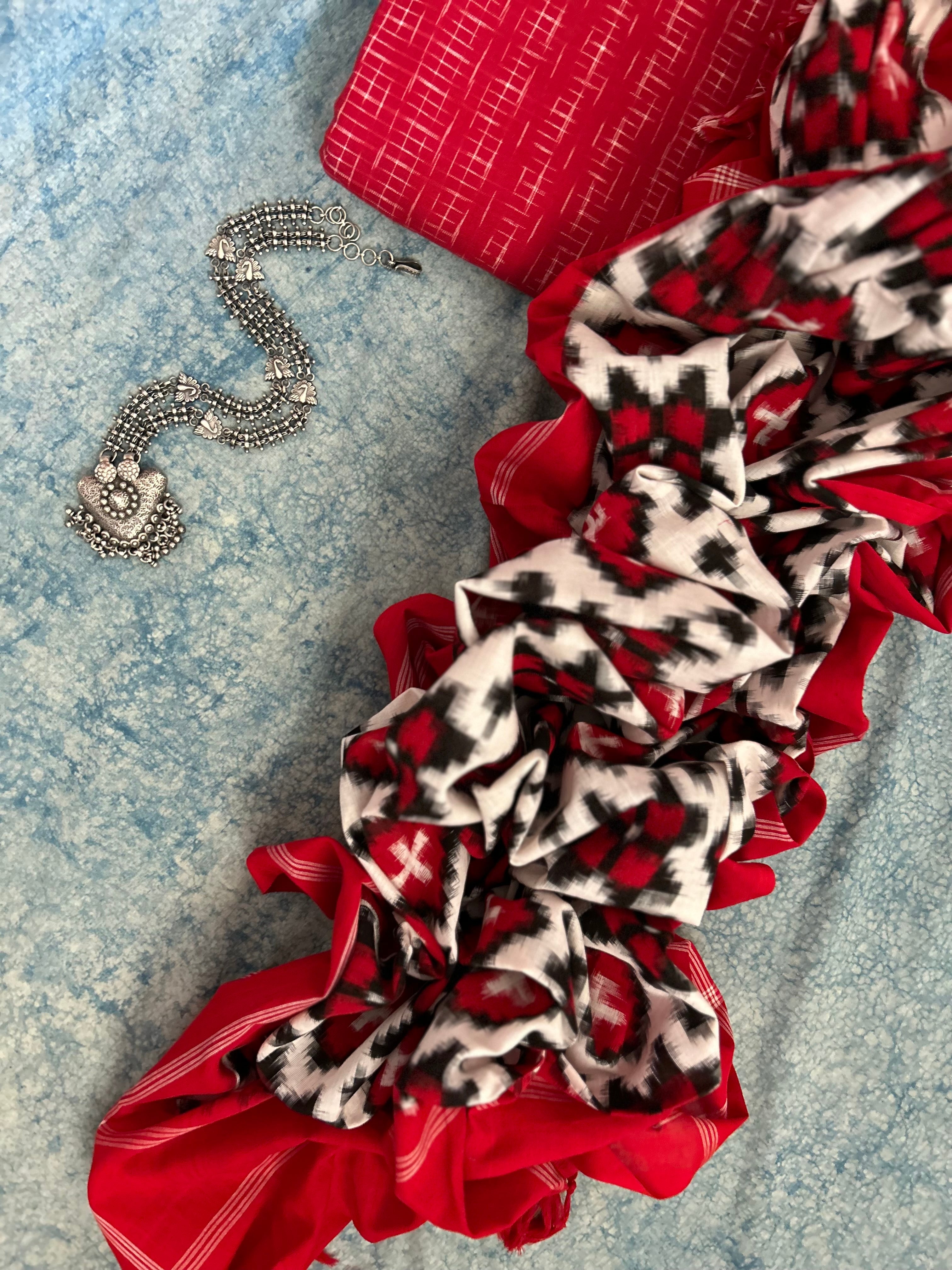 Handwoven Ikat Kurta Telia Dupatta Set