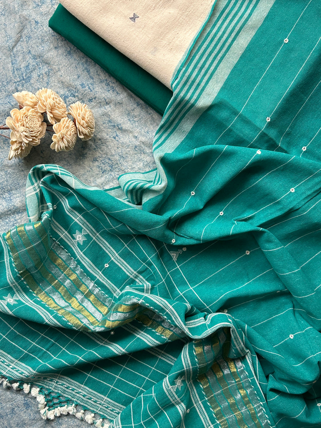 Megha - Handwoven Bhujodi Kala Cotton Set