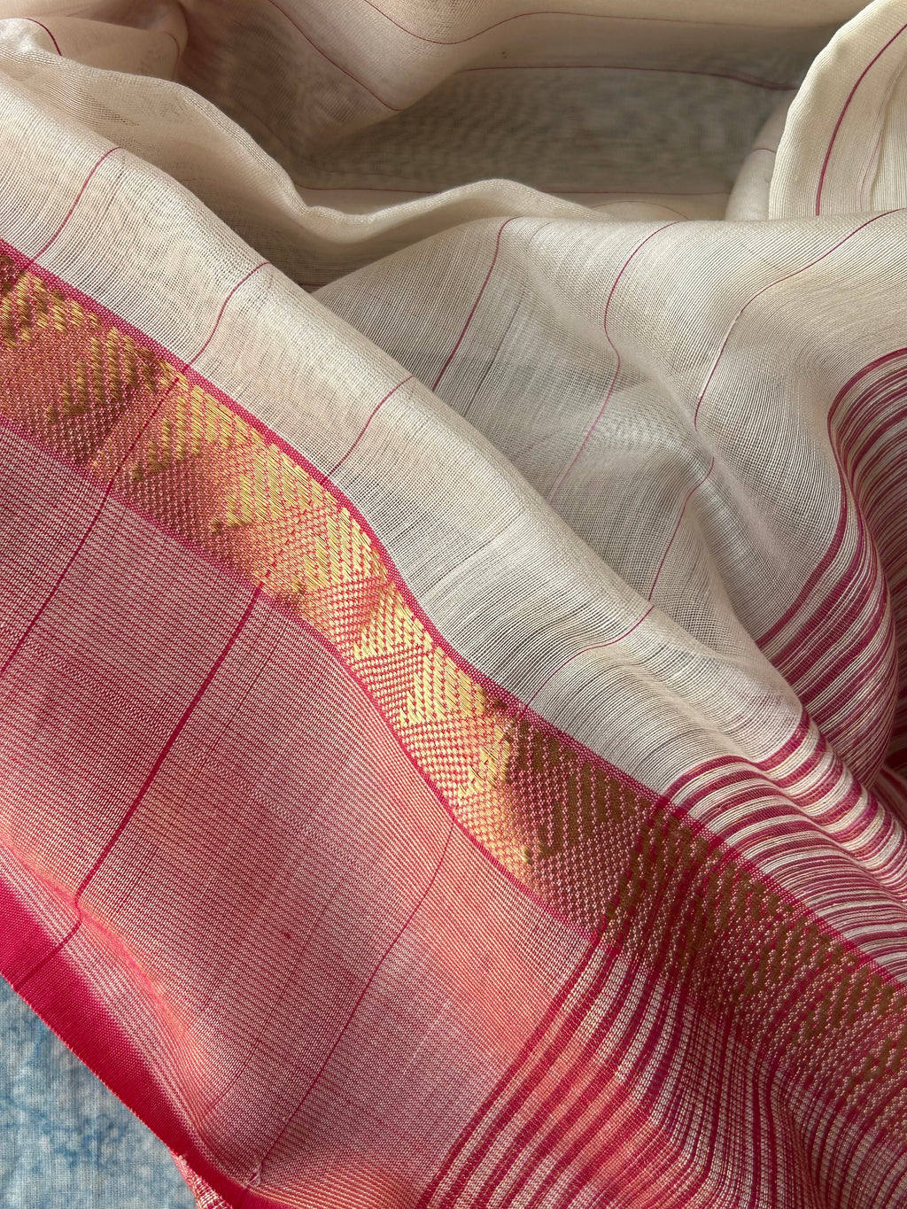 Handwoven Maheshwari Kurta Dupatta Set - Red & Ivory