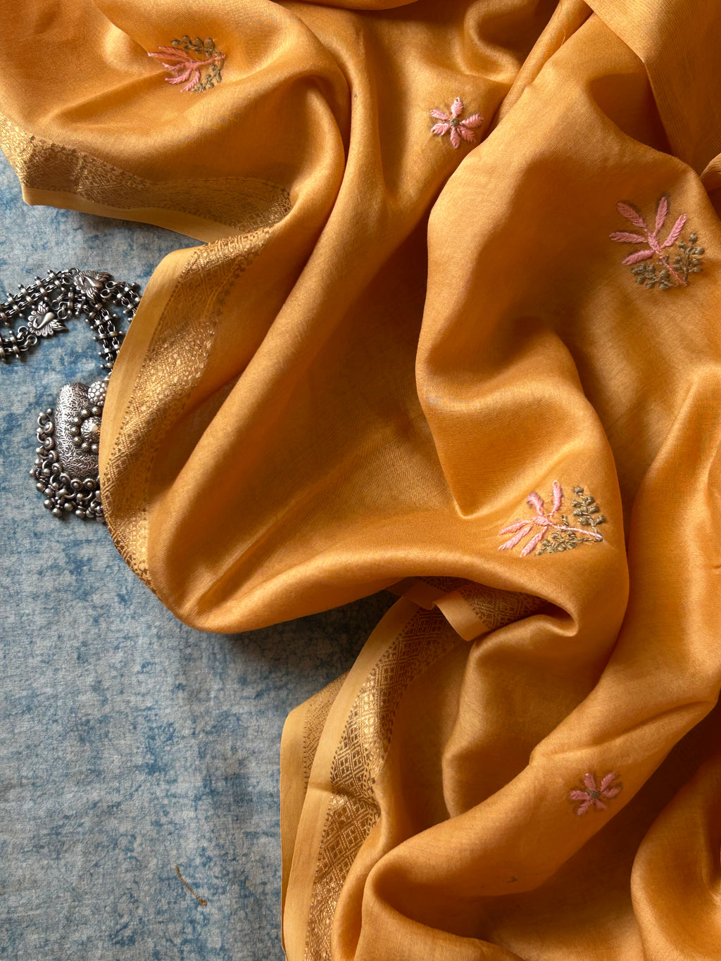 Avira - Handwoven Chikankari Work Maheshwari Set