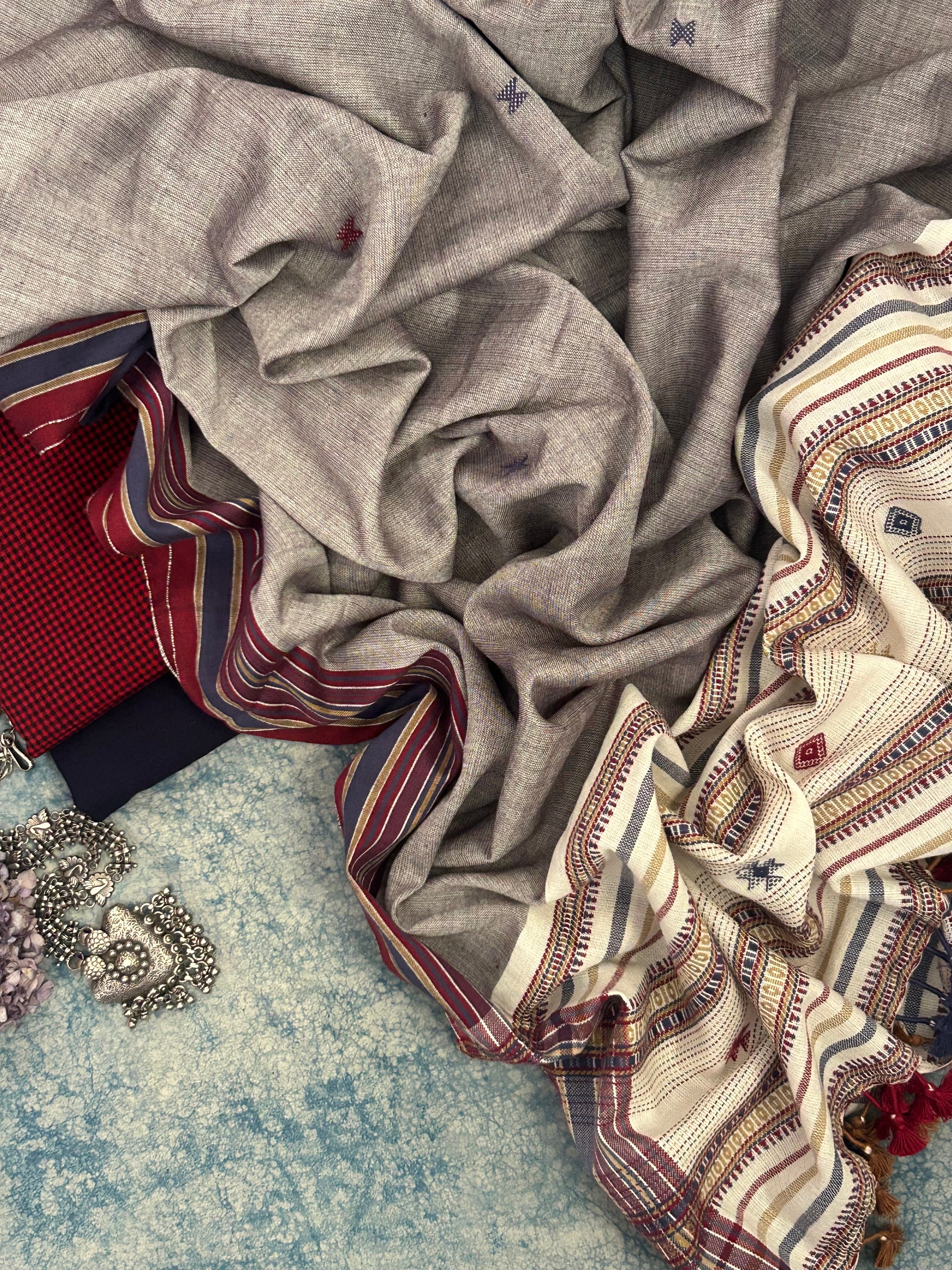 Handwoven Bhujodi Set - Red and Royal Blue