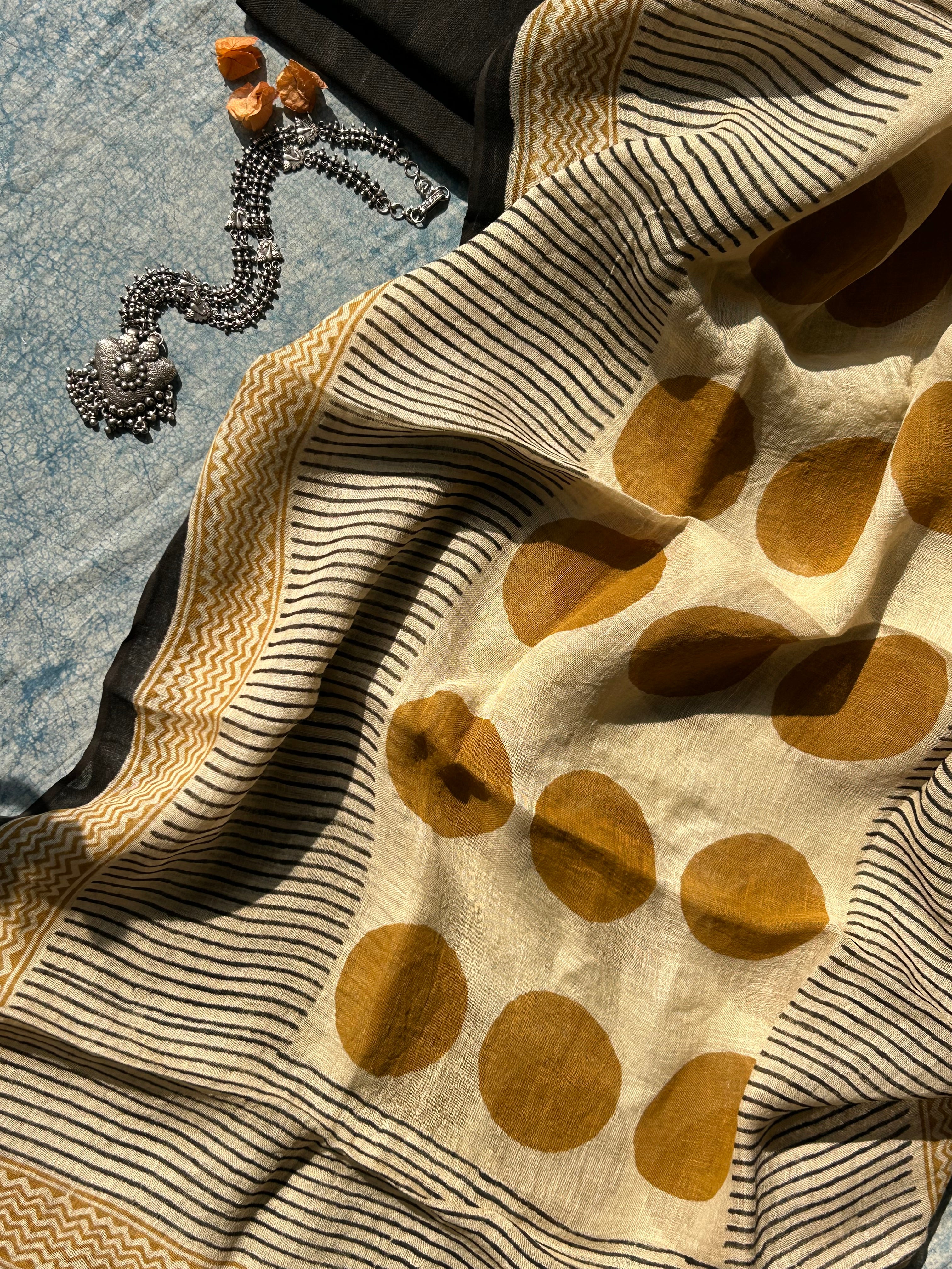 Handcrafted Linen Kurta Dupatta Set