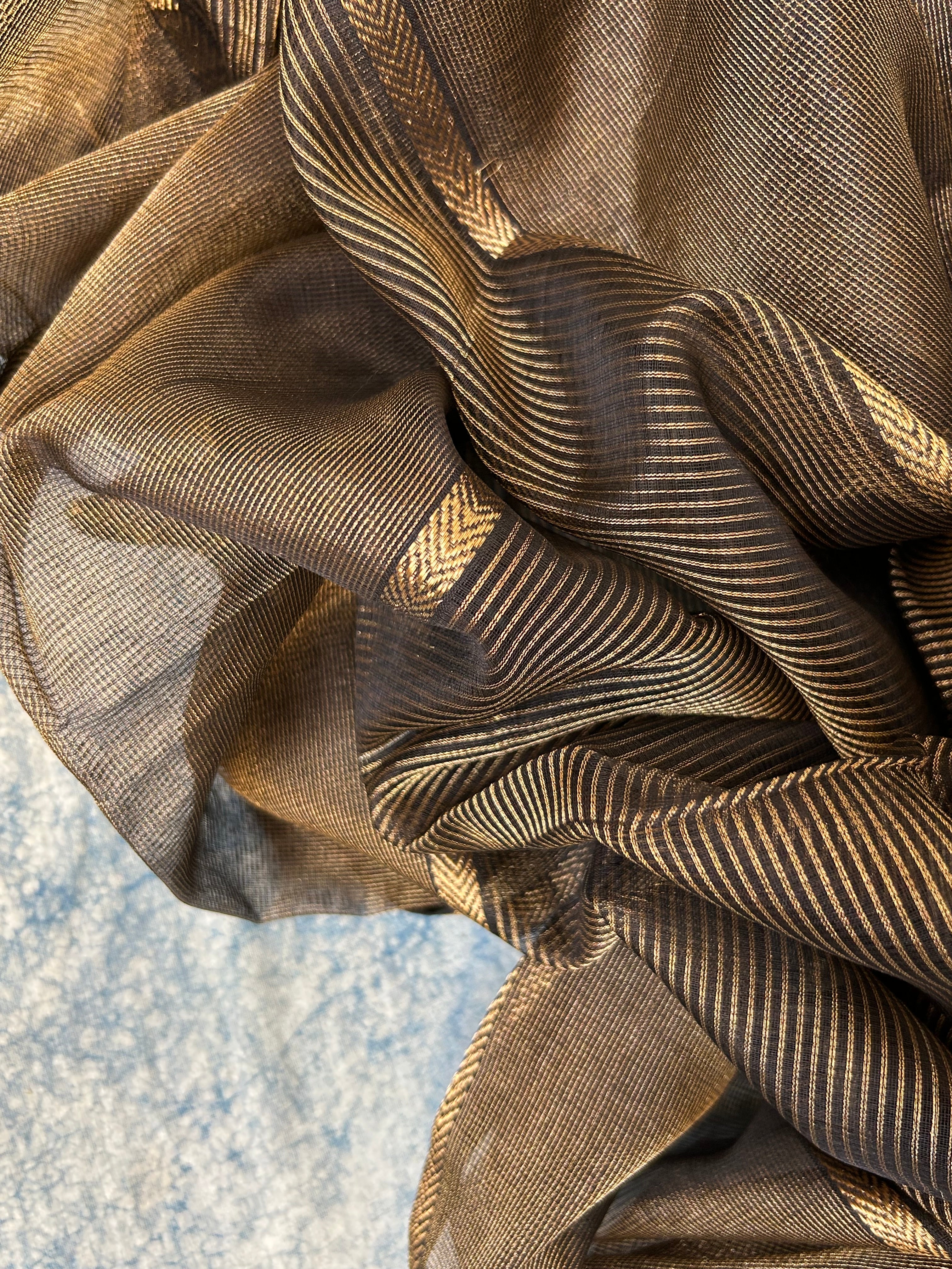 Handwoven Maheshwari Kurta Dupatta Set -Black and Gold