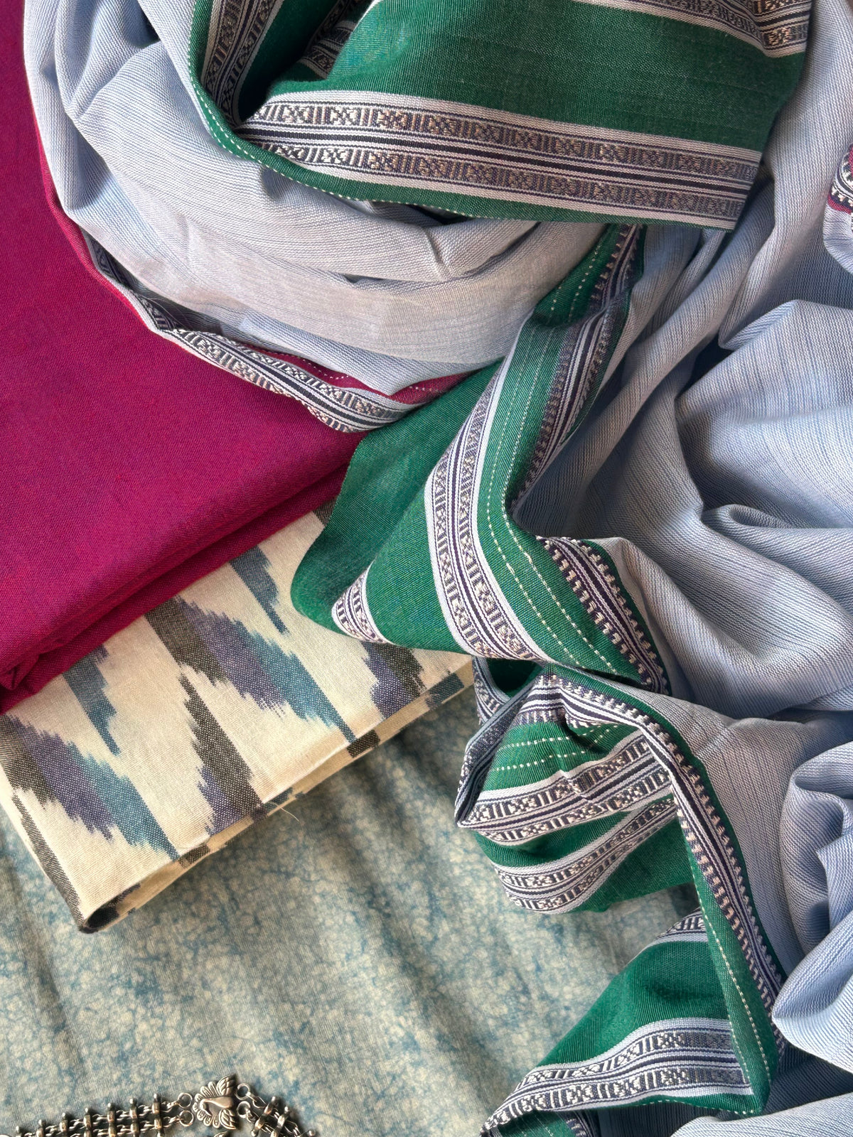 Aasmaani - Handwoven Telangana cotton and Ilkal Dupatta Set
