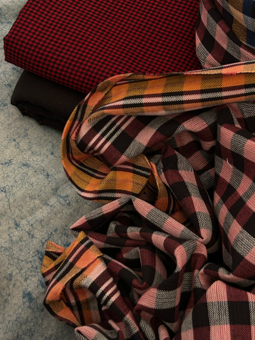 Handwoven Bhujodi Set - Red and Black
