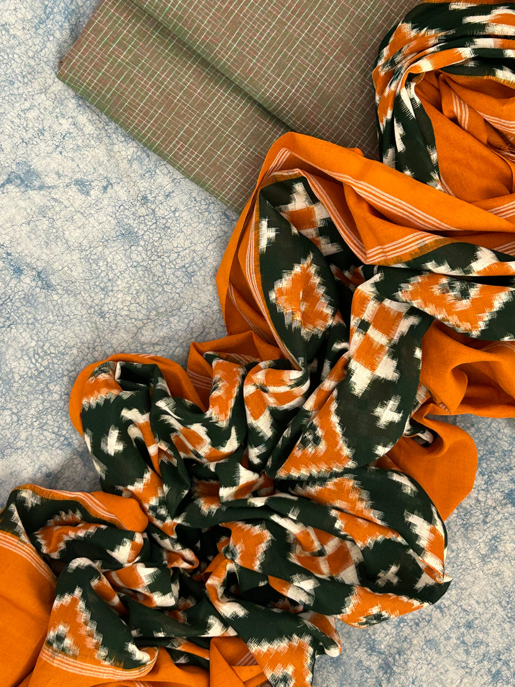 Handwoven Ikat Kurta Telia Dupatta Set