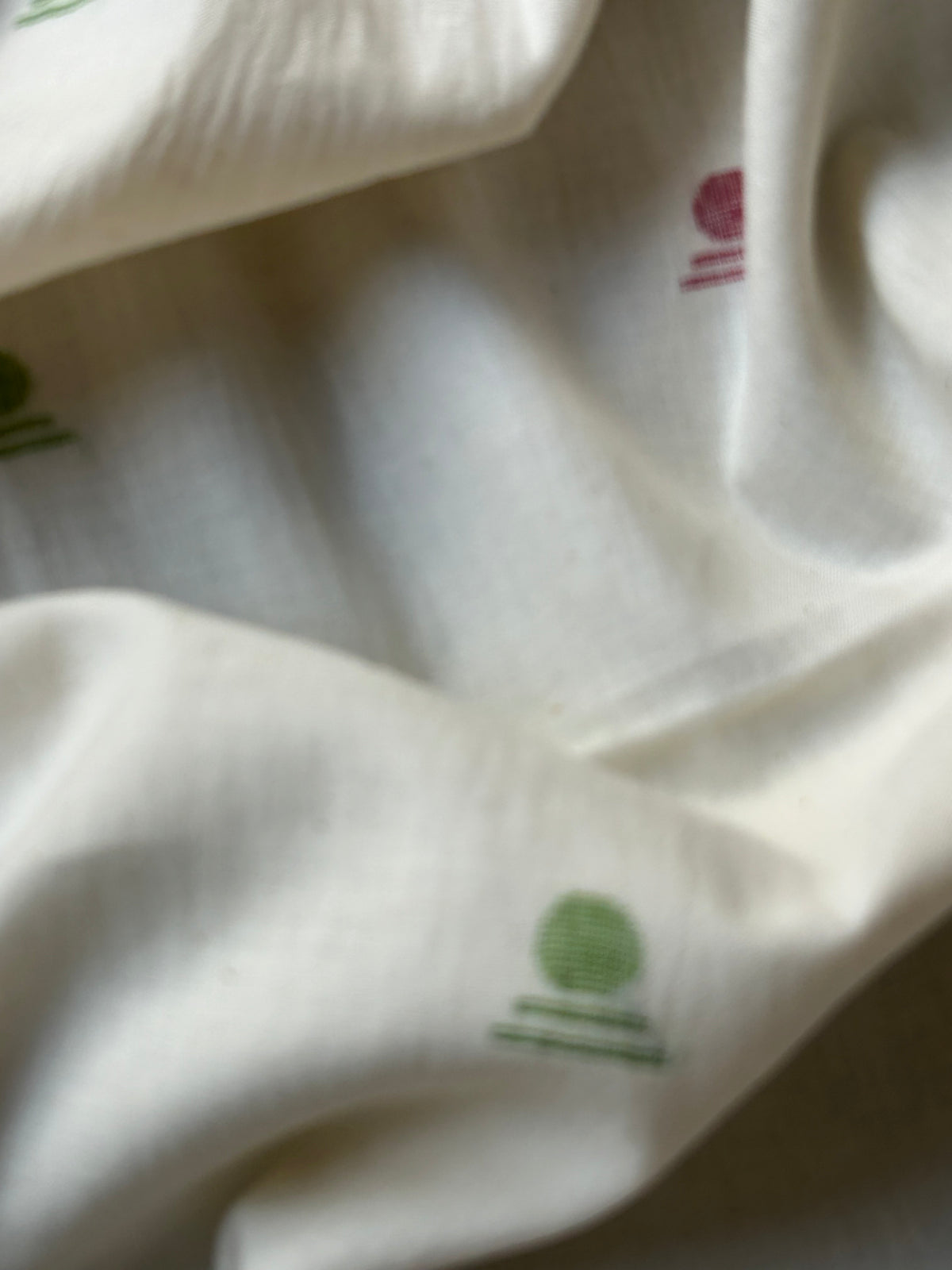 Anugraha - Handwoven Bengal Jamdani Fabric (740 INR/metre)