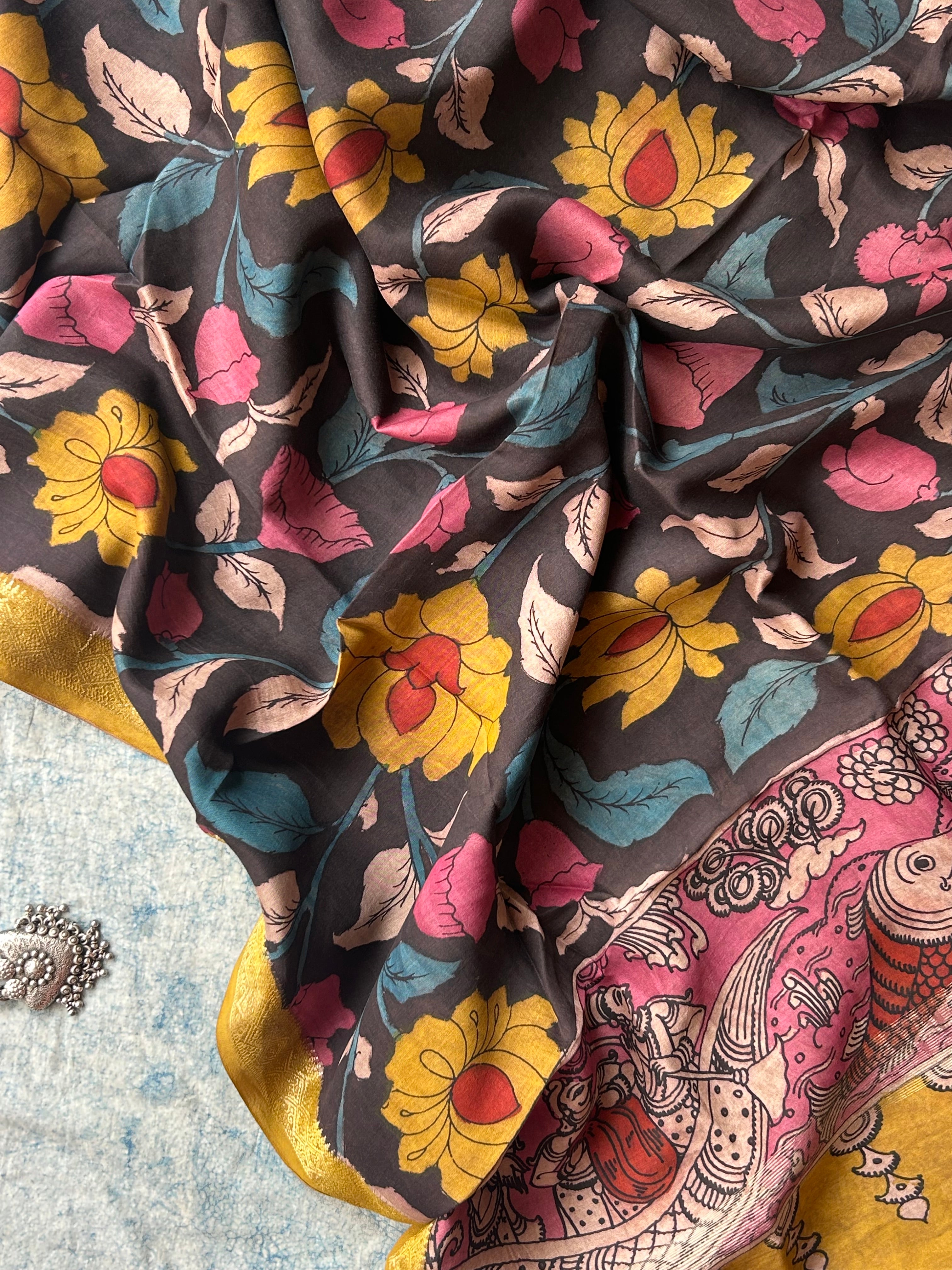 Pushpanjali -Handwoven Hand-drawn Handpainted Pen Kalamkari Dupatta