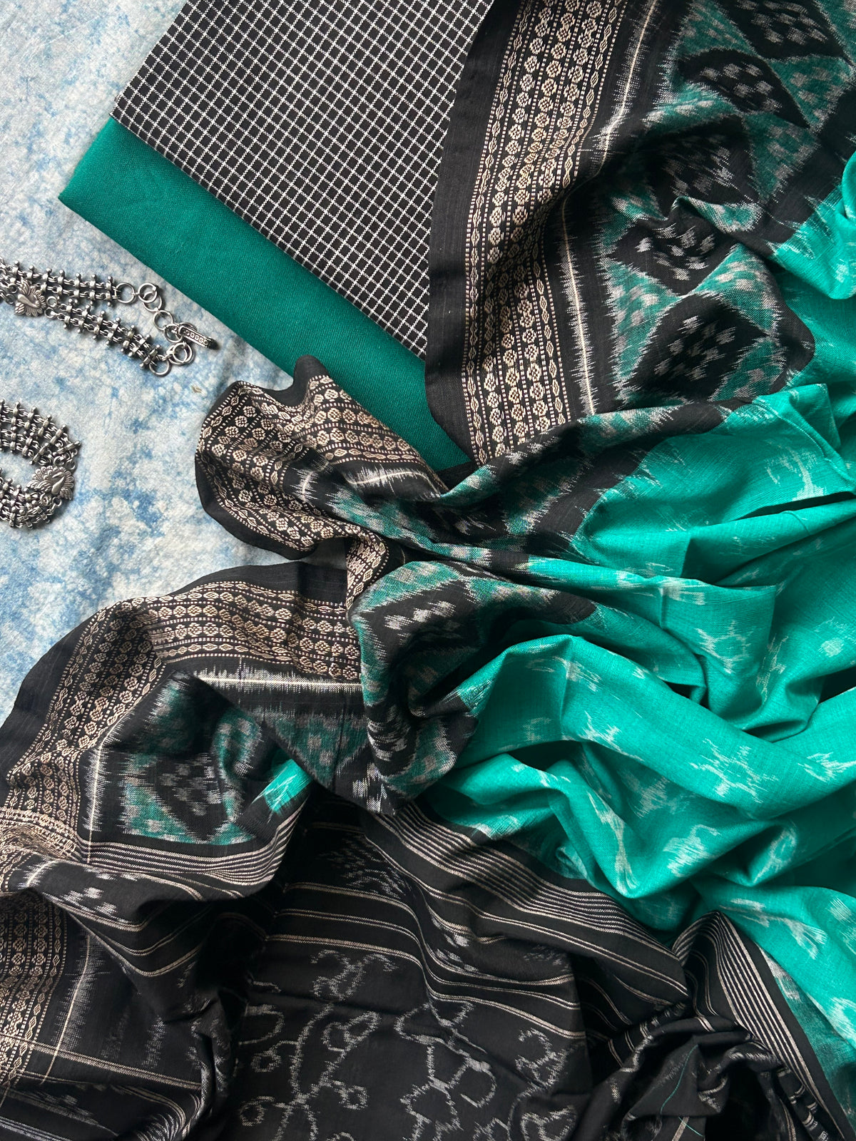 Shyama - Handwoven Ikath Kurta Dupatta Set