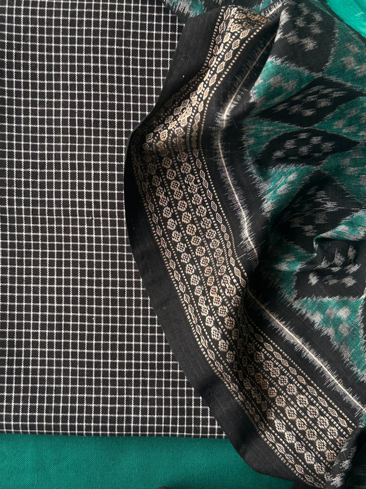 Shyama - Handwoven Ikath Kurta Dupatta Set