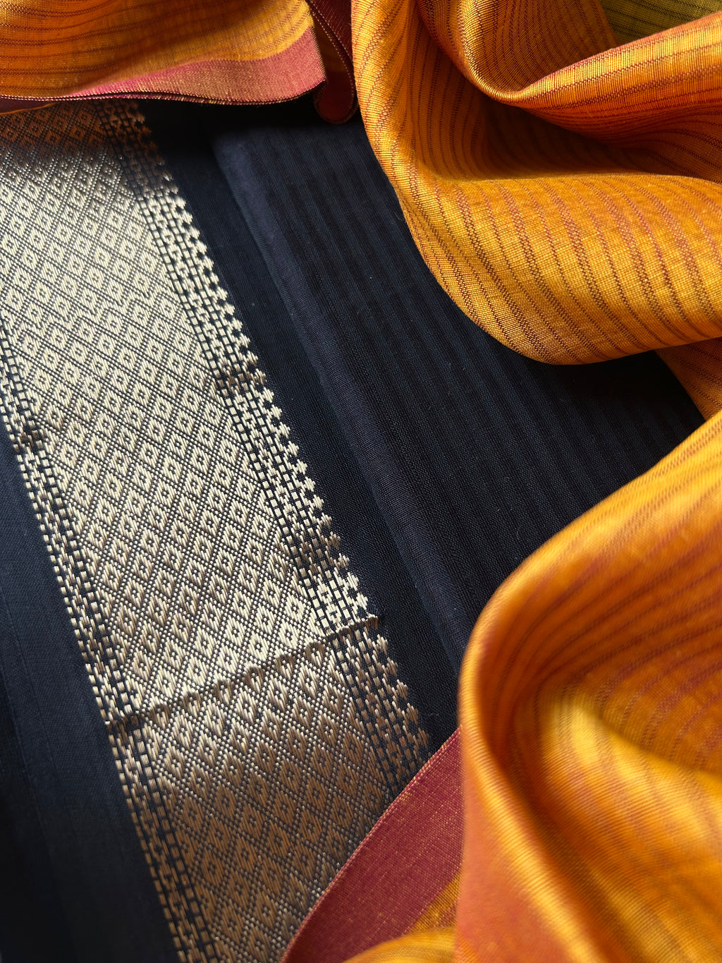 Handwoven Maheshwari Kurta Dupatta Set -Black & Burnt Orange