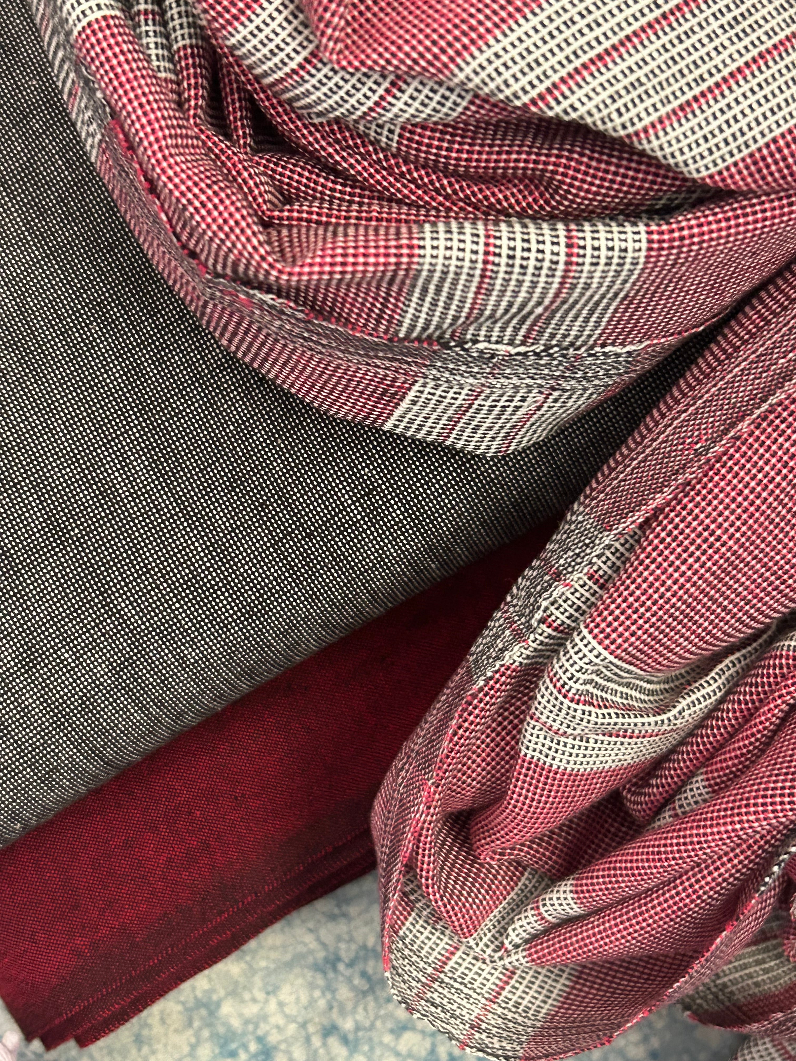 Handwoven Bhujodi Set - Black and Maroon