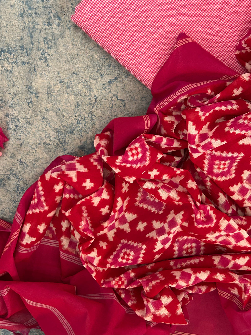 Handwoven Ikat Kurta Telia Dupatta Set