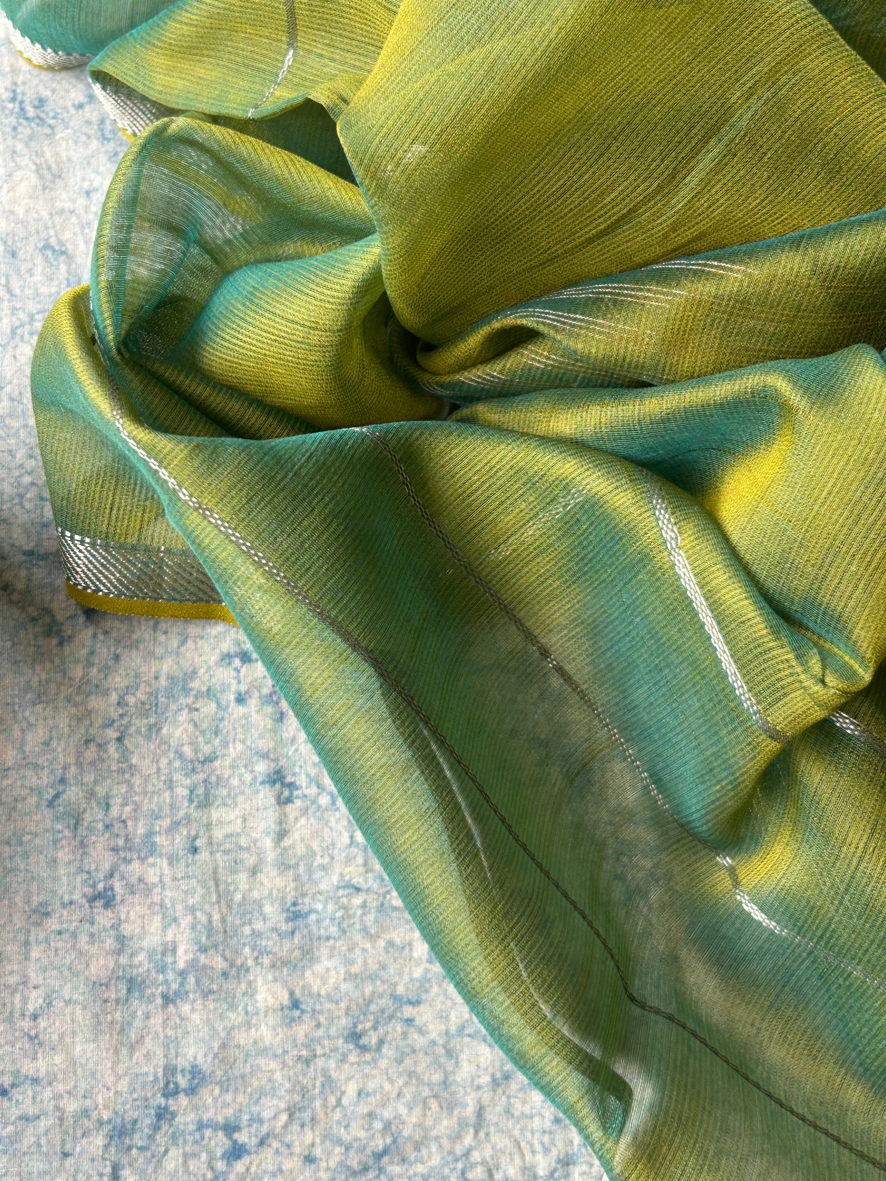 Mrinal - Handwoven Maheshwari Kurta Dupatta Set