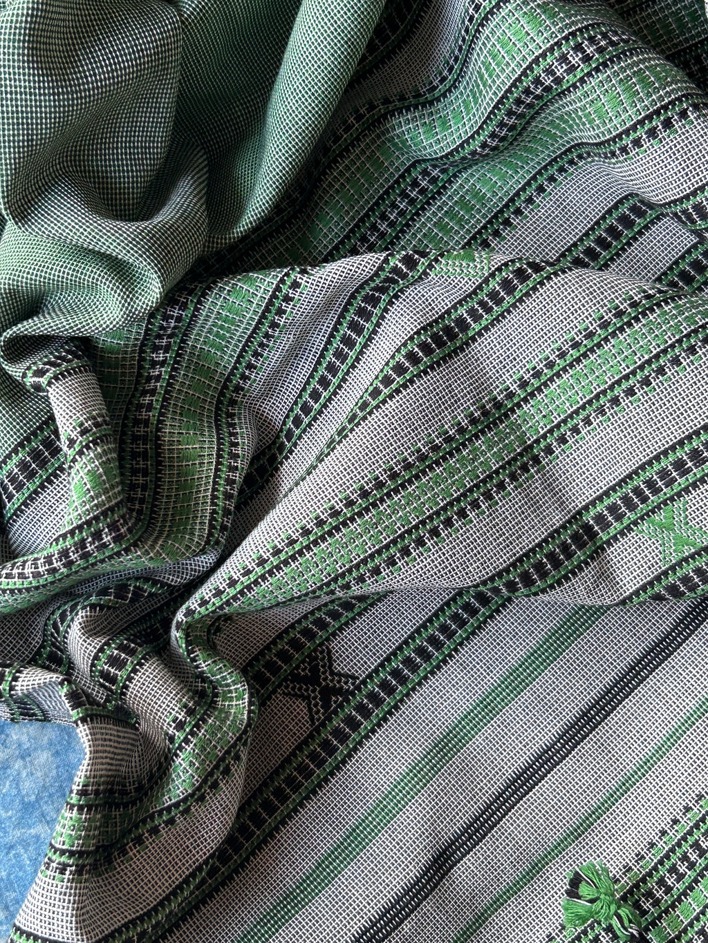 Sharvari - Handwoven Bhujodi Set