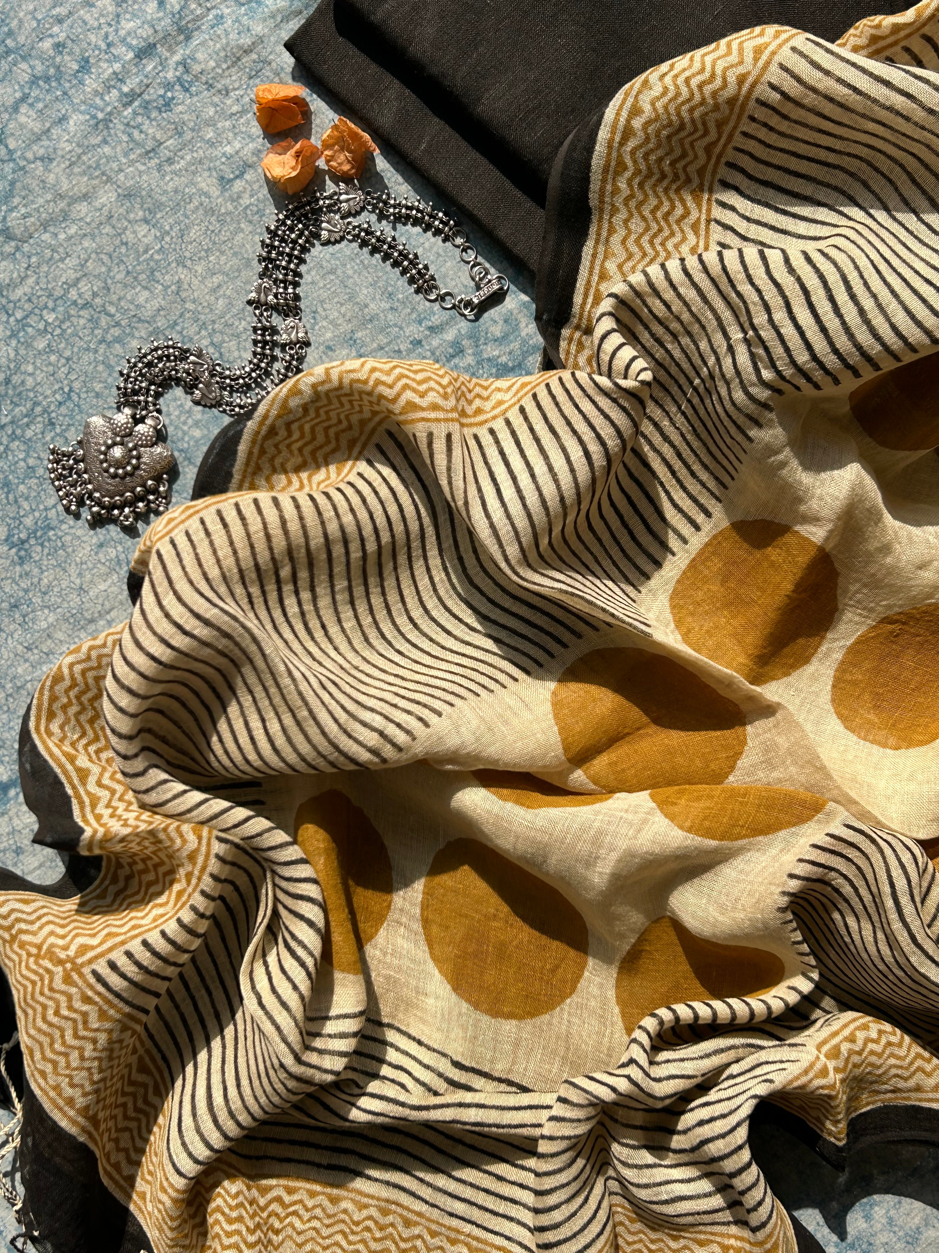 Handcrafted Linen Kurta Dupatta Set