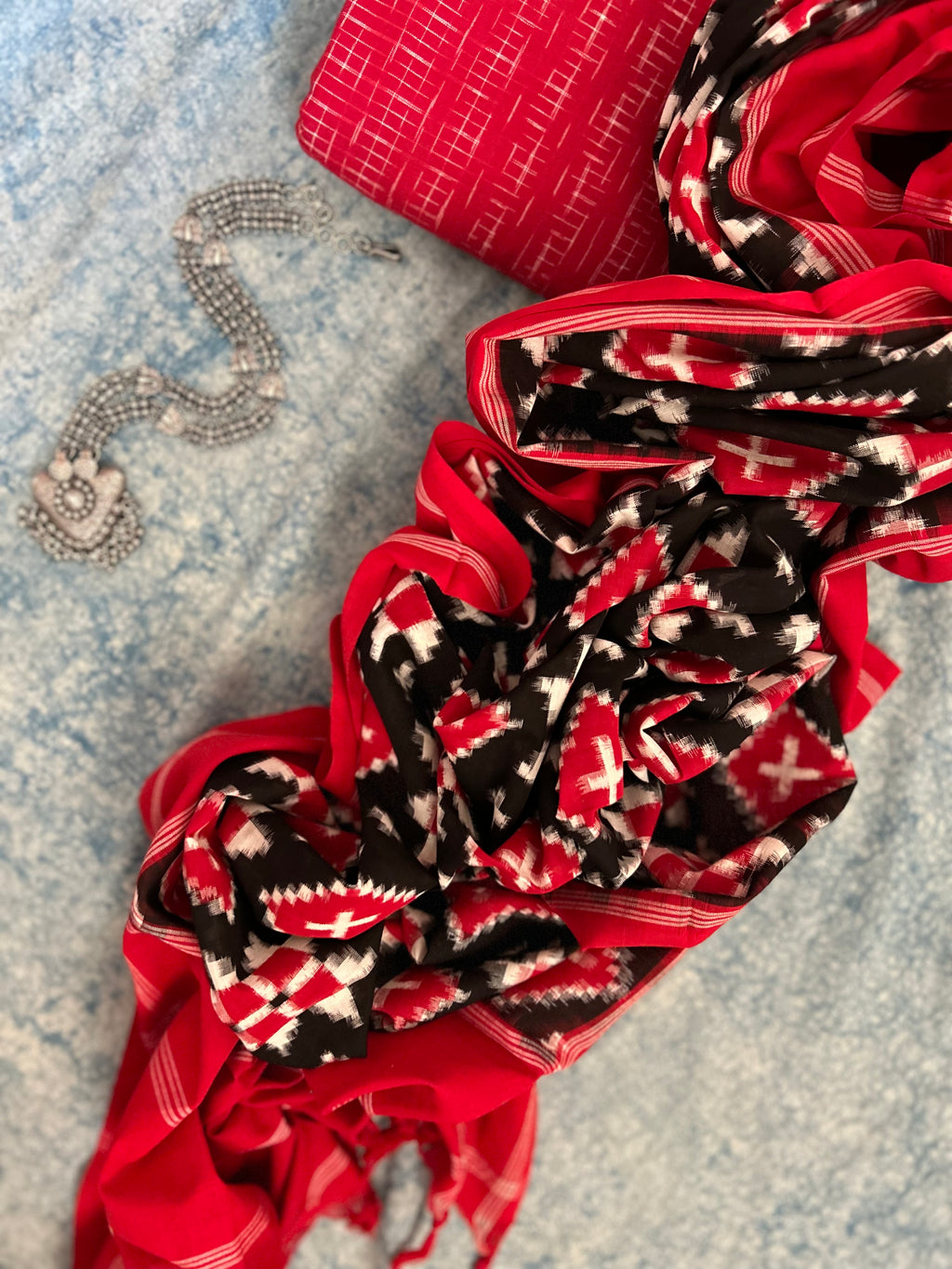 Handwoven Ikat Kurta Telia Dupatta Set