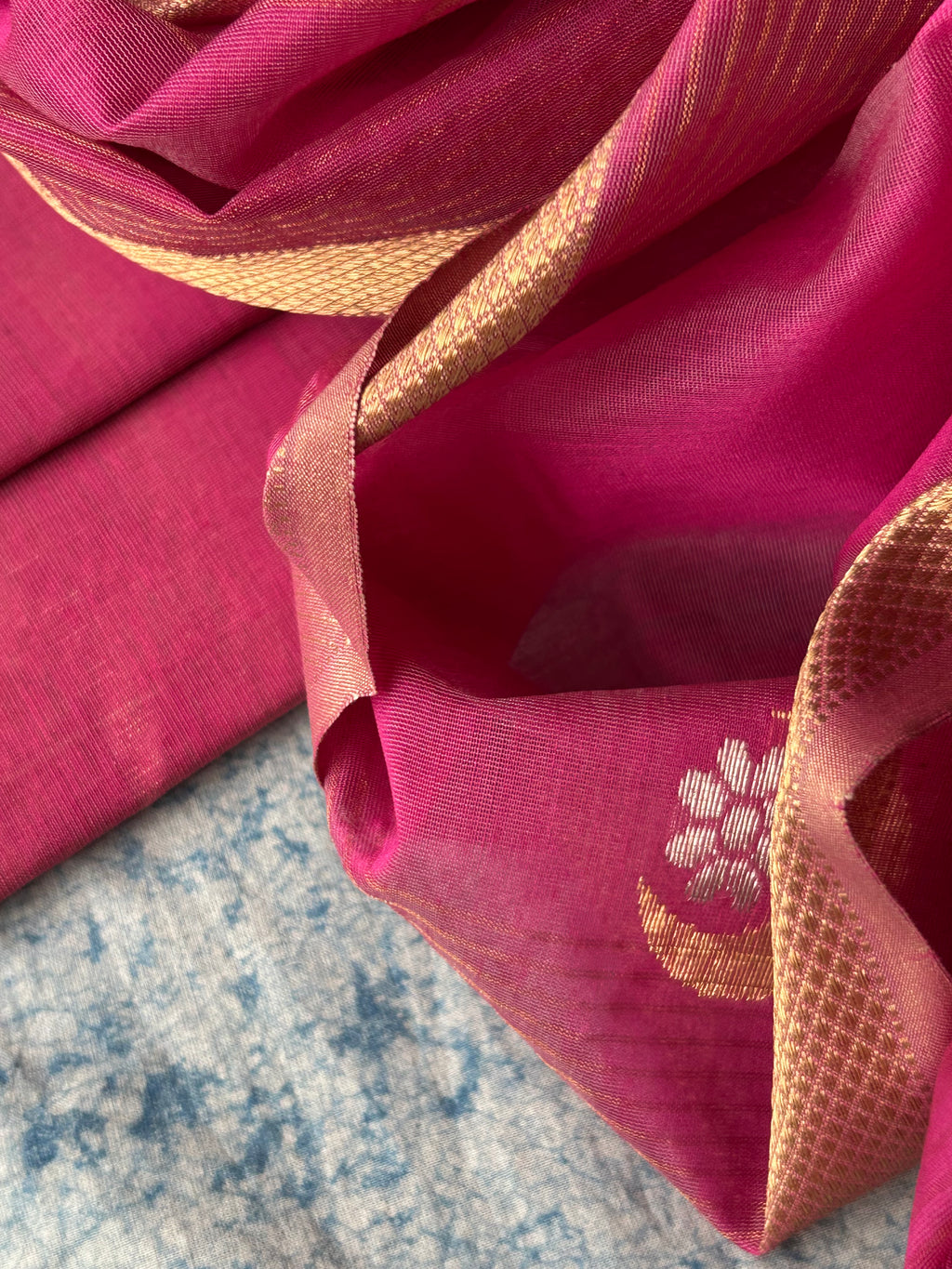 Raani - Handwoven Maheshwari Kurta Dupatta Set