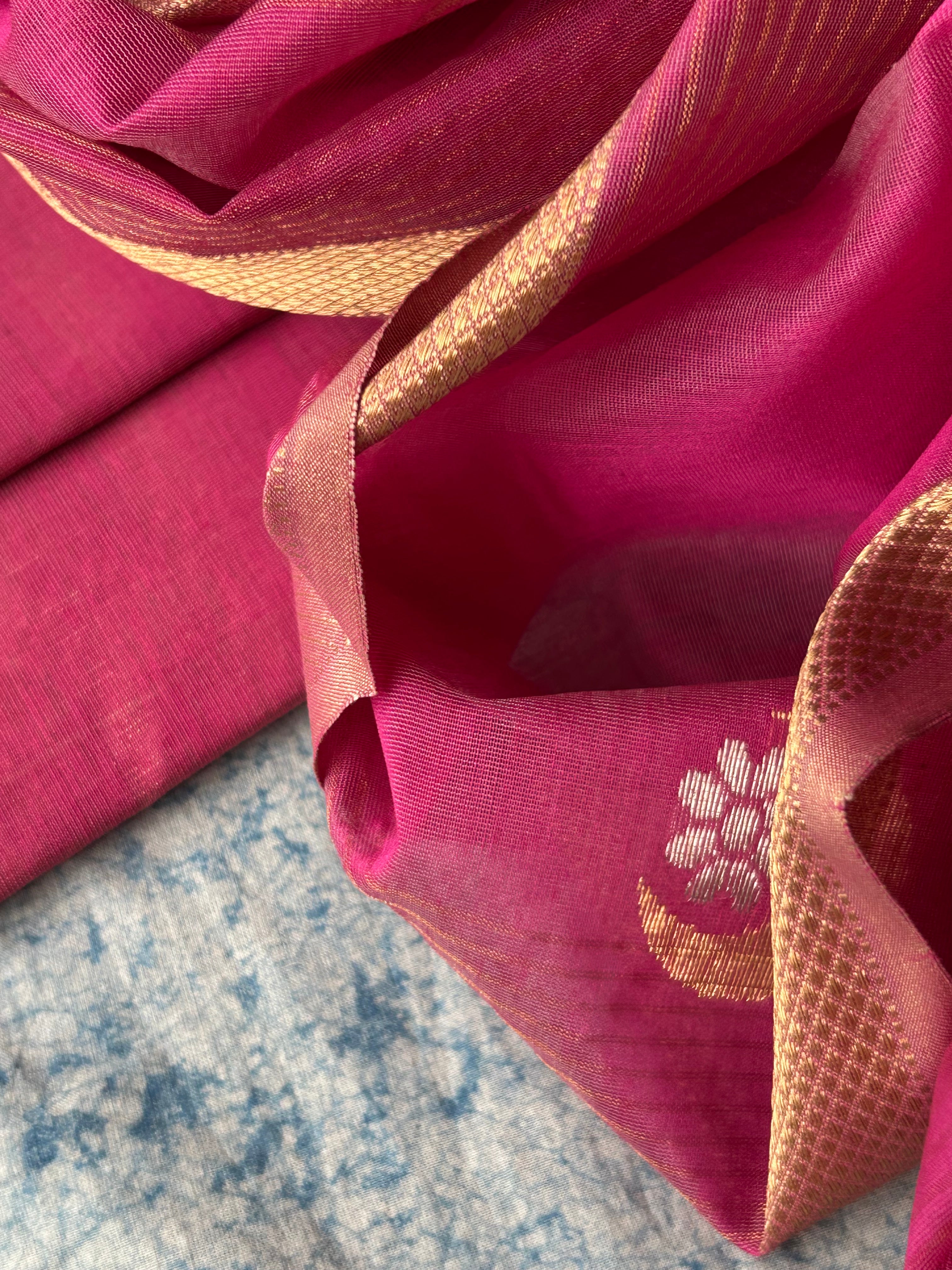 Raani - Handwoven Maheshwari Kurta Dupatta Set