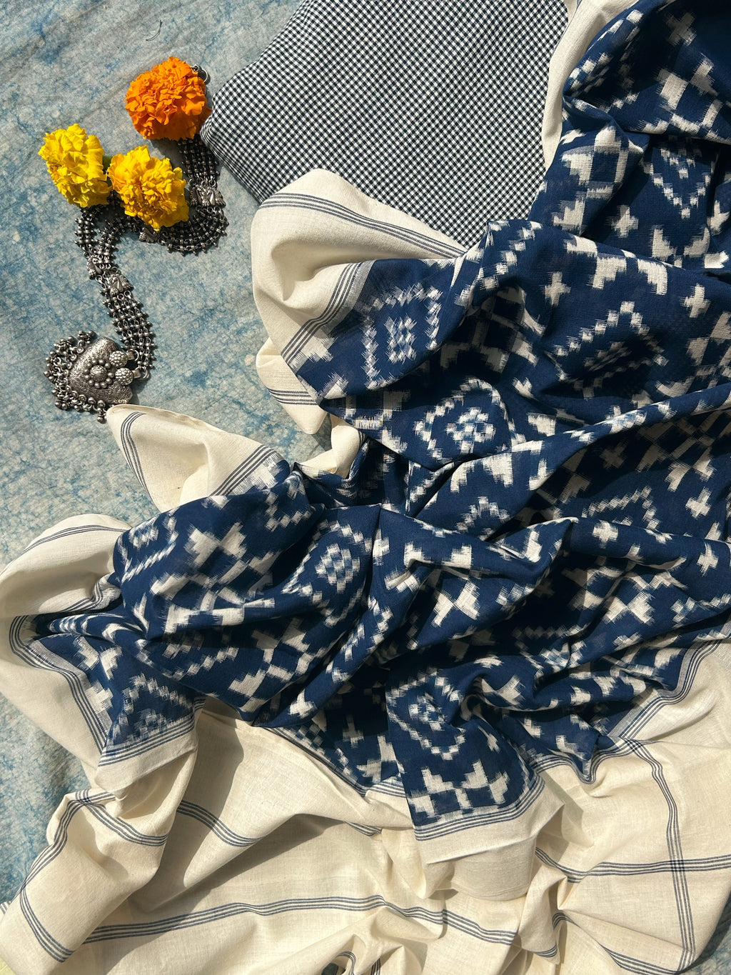 Handwoven Ikat Kurta Telia Dupatta Set