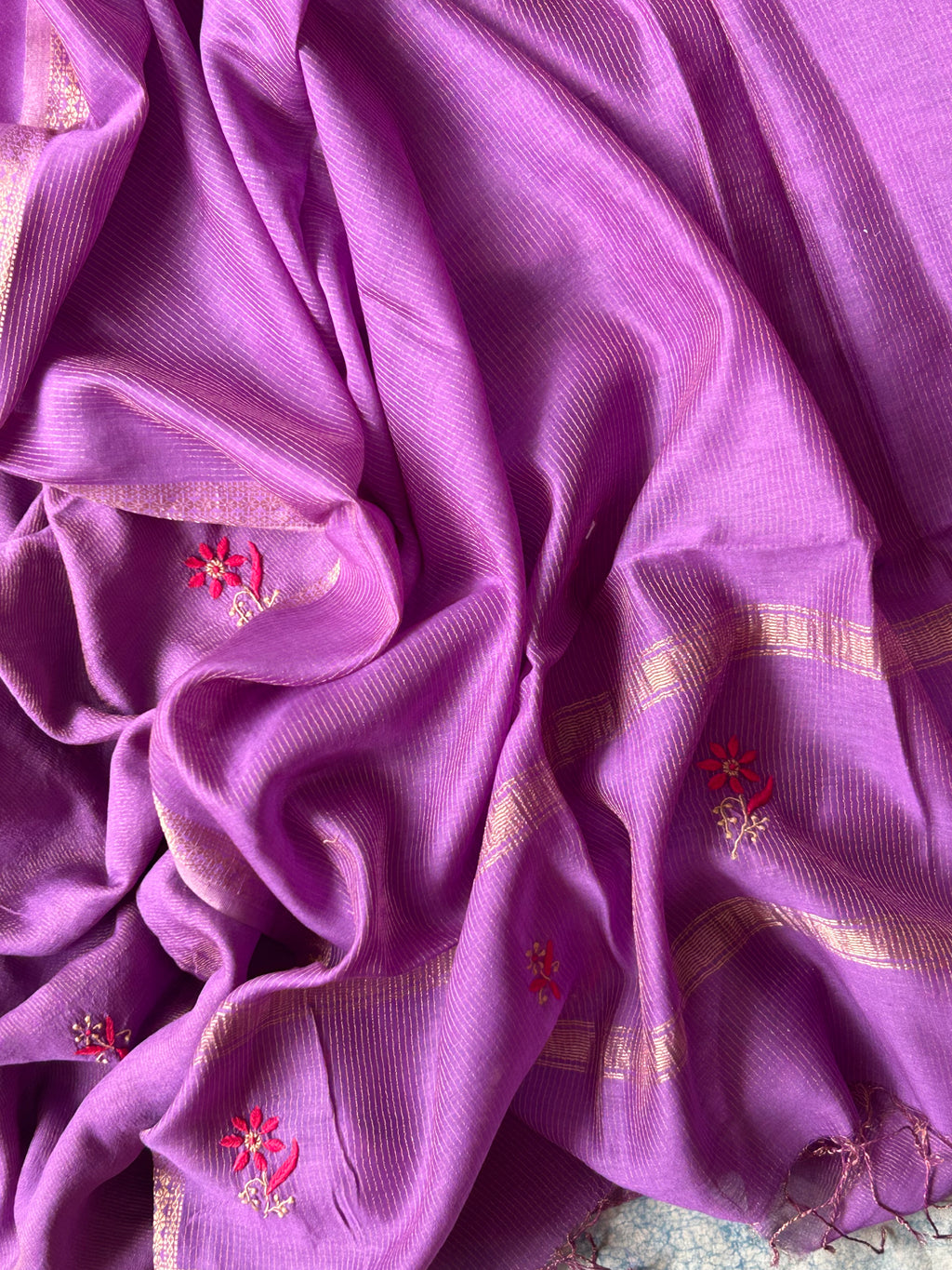 Manjari- Handwoven Chikankari Work Maheshwari Tissue Set