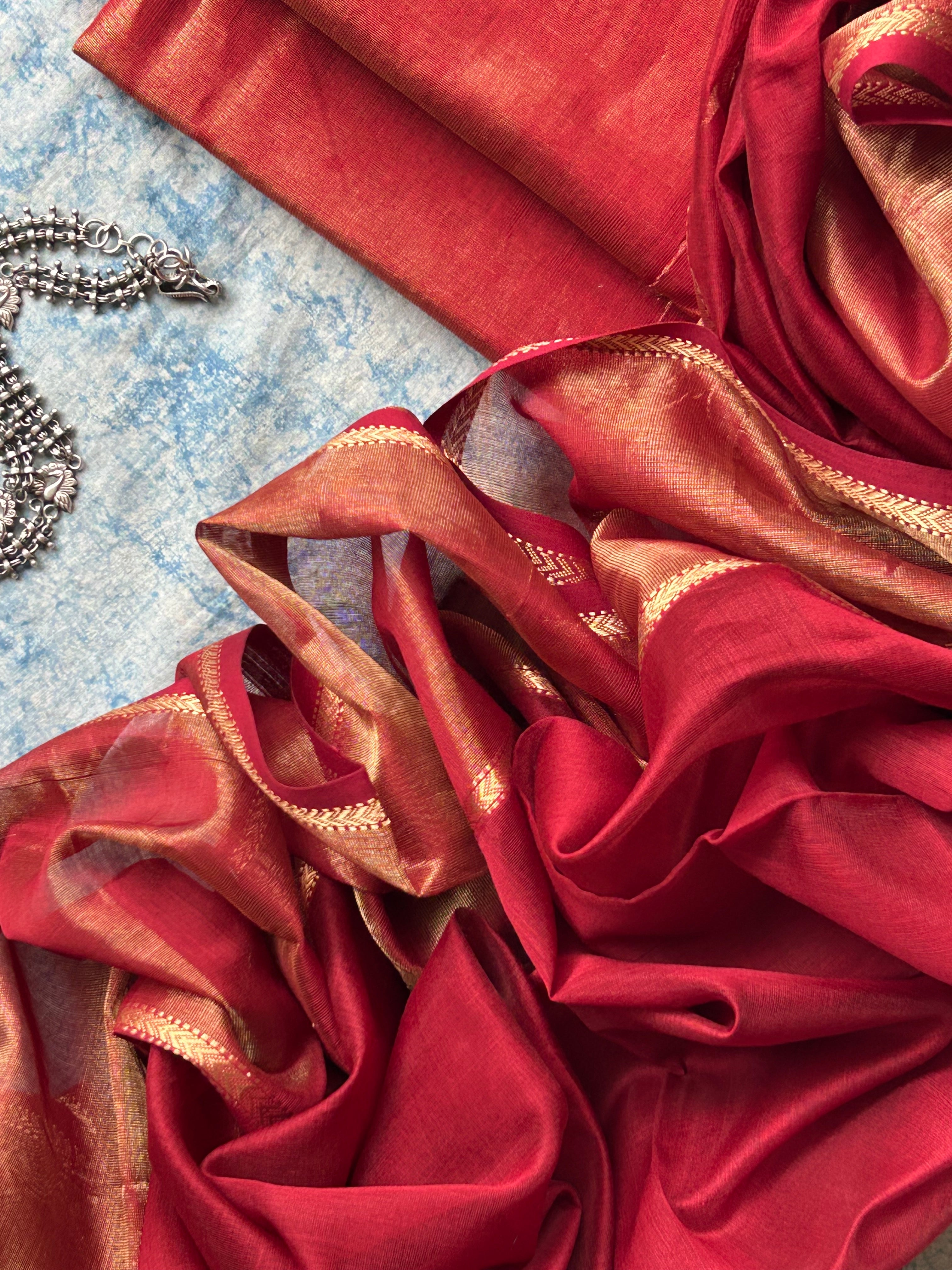 Aabha - Handwoven Maheshwari Kurta Dupatta Set